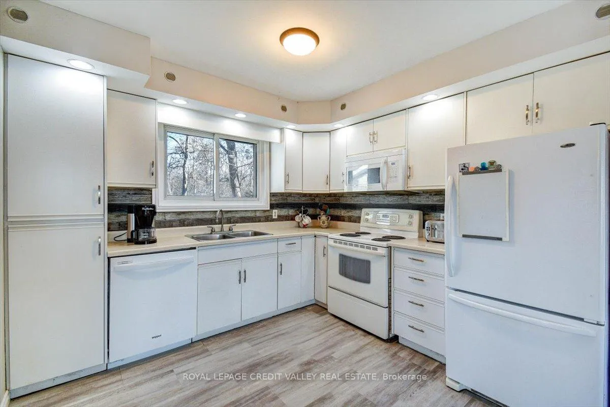 Photo 11 of 170 Crofton Road N, Prince Edward County, Sophiasburg Ward — HOMEH