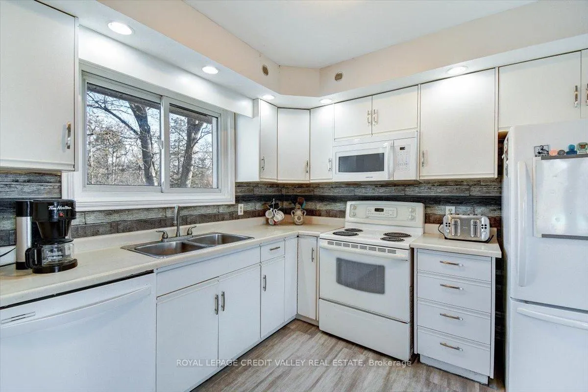 Photo 12 of 170 Crofton Road N, Prince Edward County, Sophiasburg Ward — HOMEH