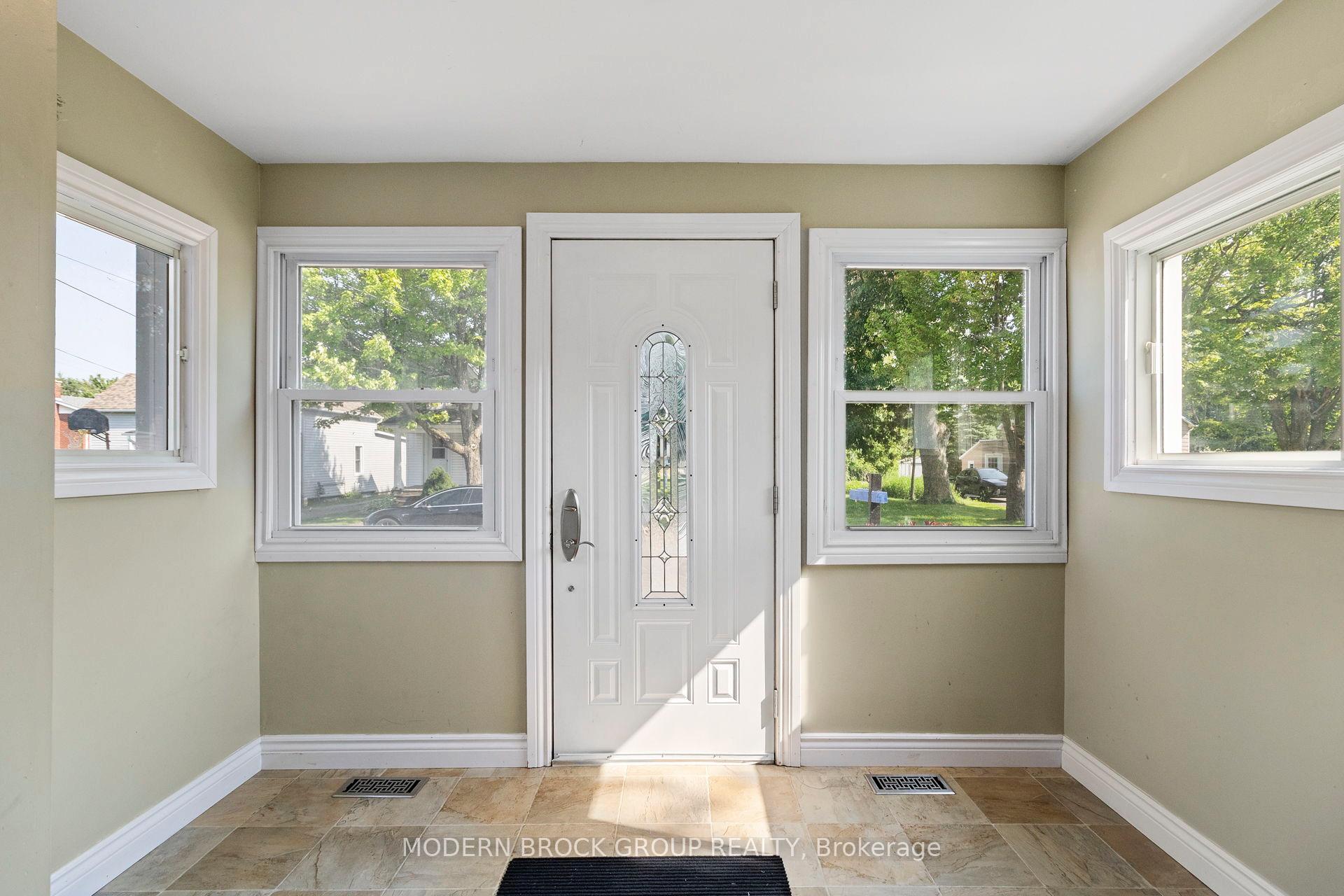 Photo 4 of 462 Park Street E, Prescott — HOMEH