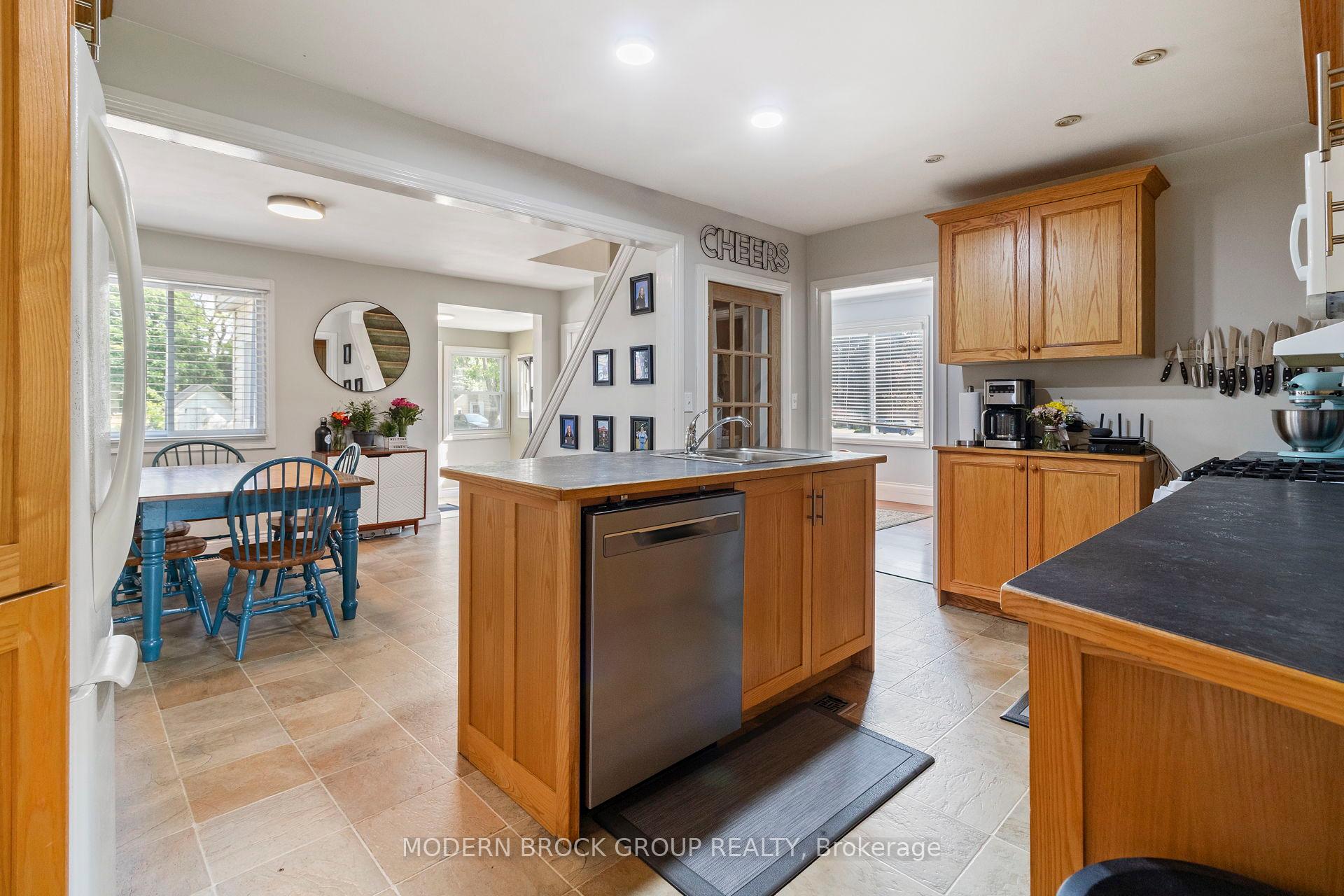 Photo 5 of 462 Park Street E, Prescott — HOMEH