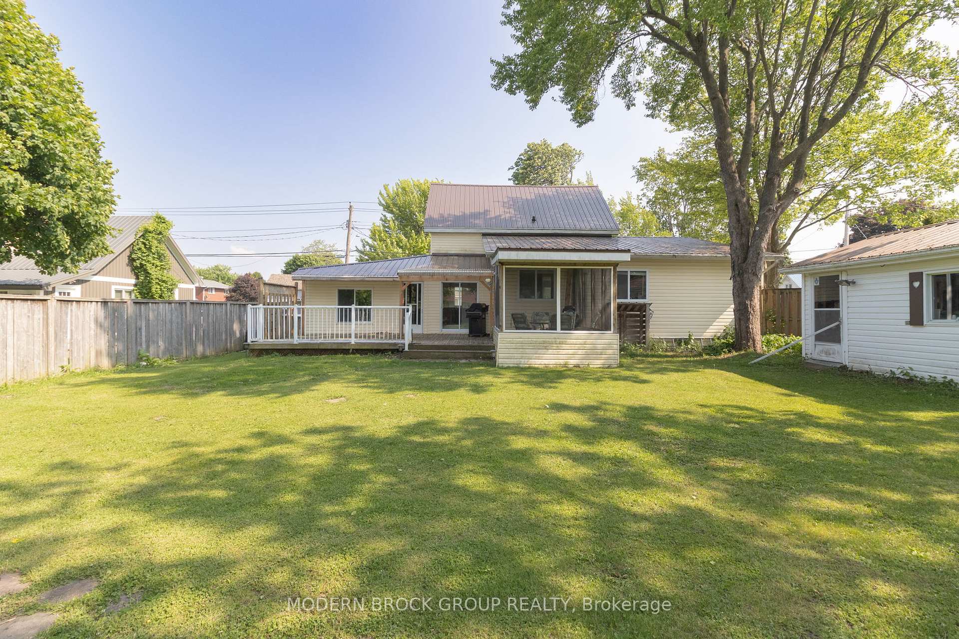 Photo 32 of 462 Park Street E, Prescott — HOMEH