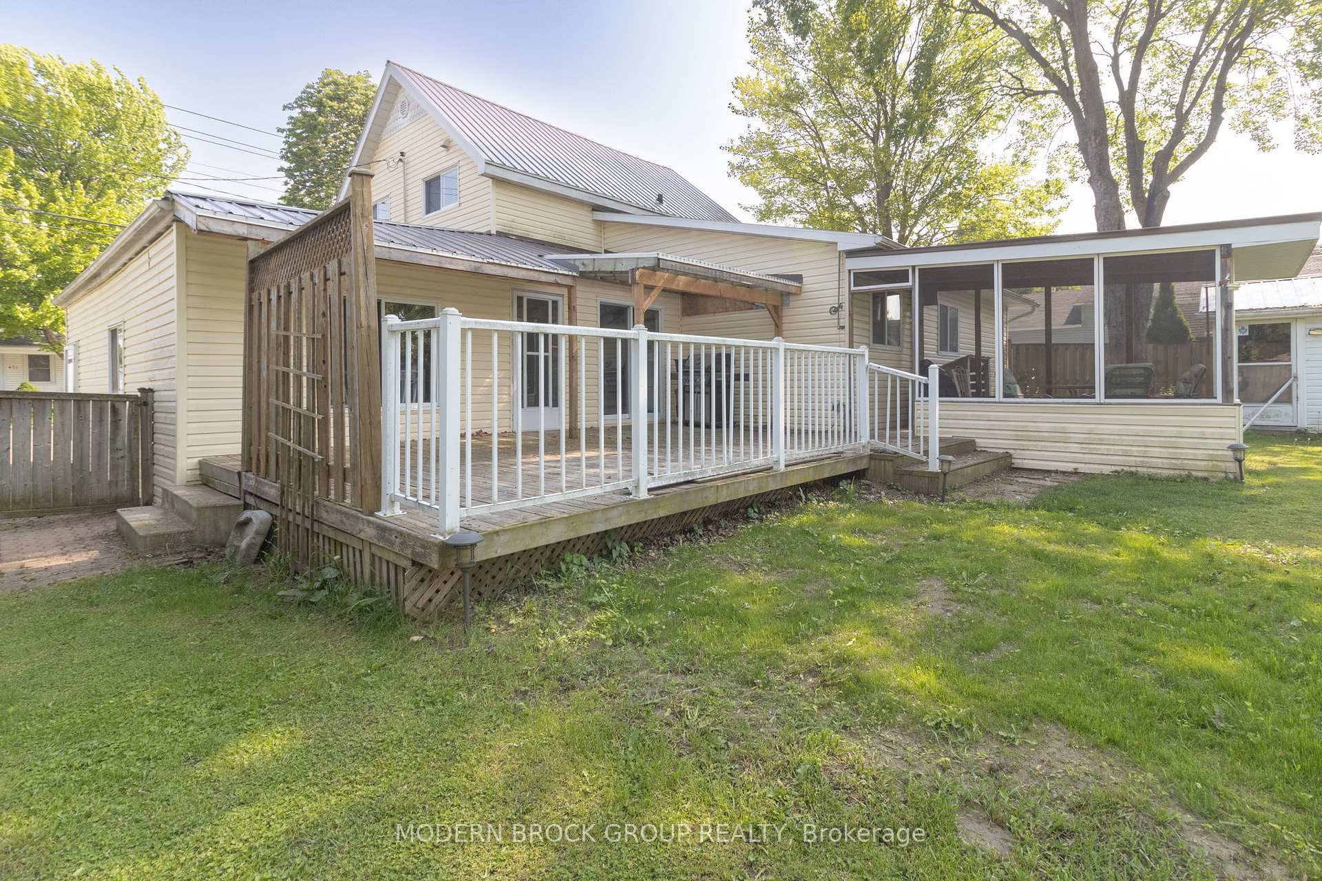 Photo 38 of 462 Park Street E, Prescott — HOMEH