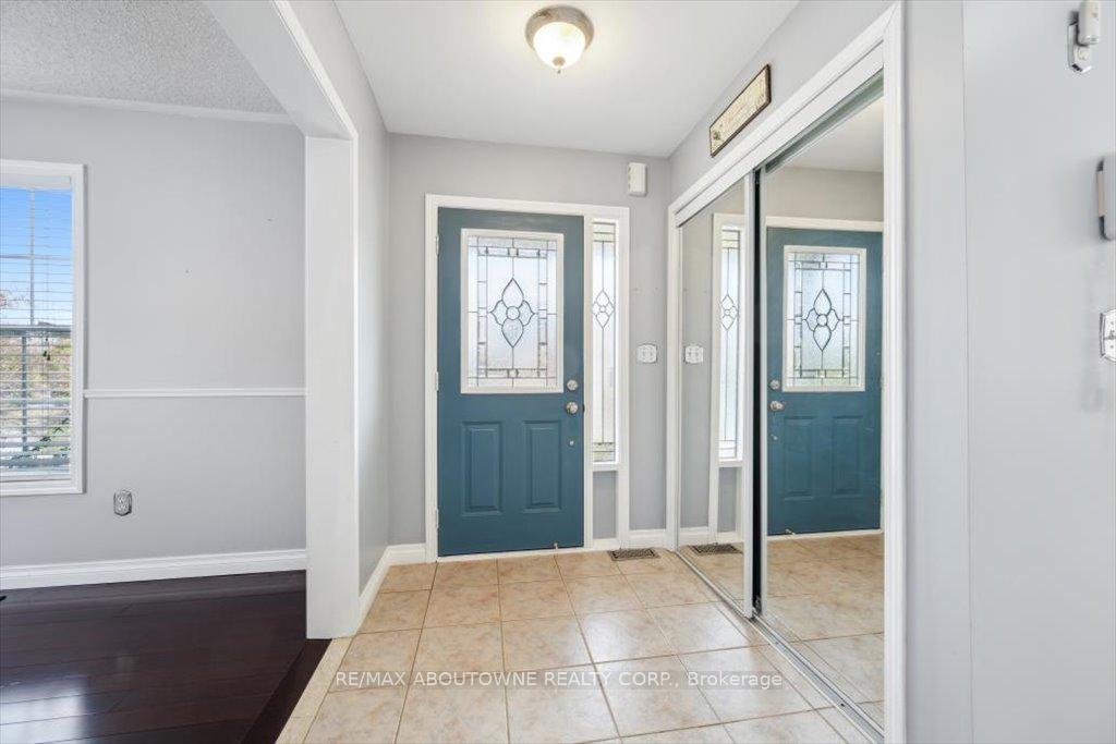 Photo 6 of 1620 Gowling Terrace, Milton, Clarke — HOMEH