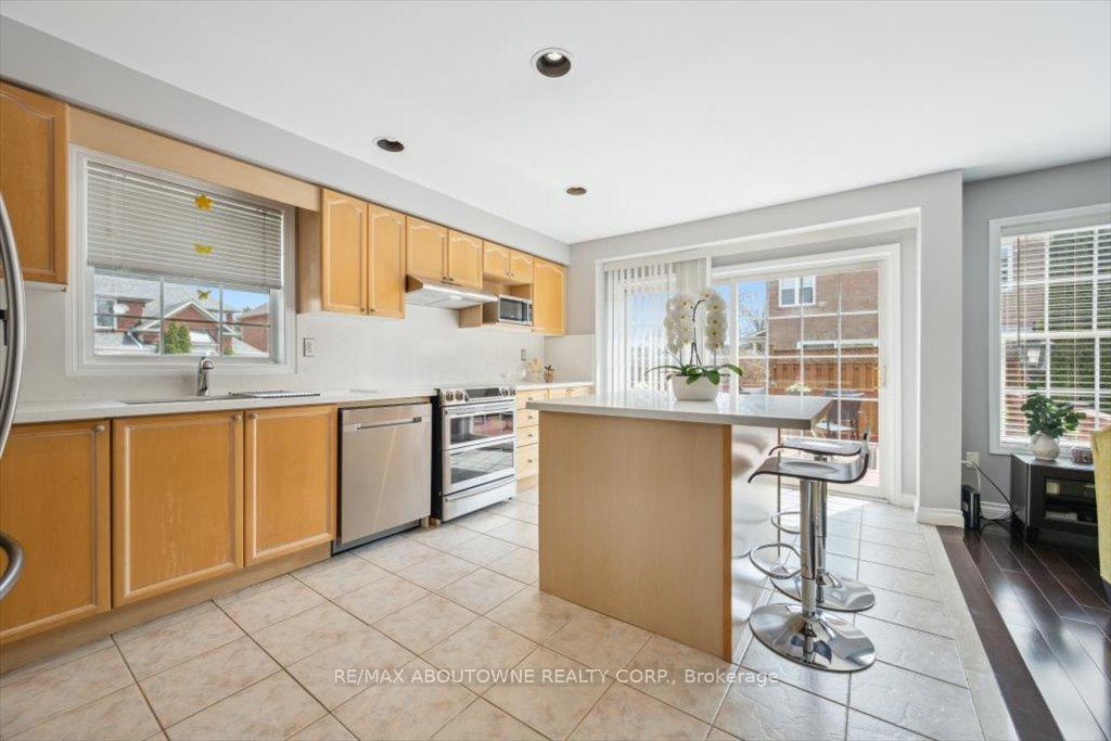 Photo 9 of 1620 Gowling Terrace, Milton, Clarke — HOMEH