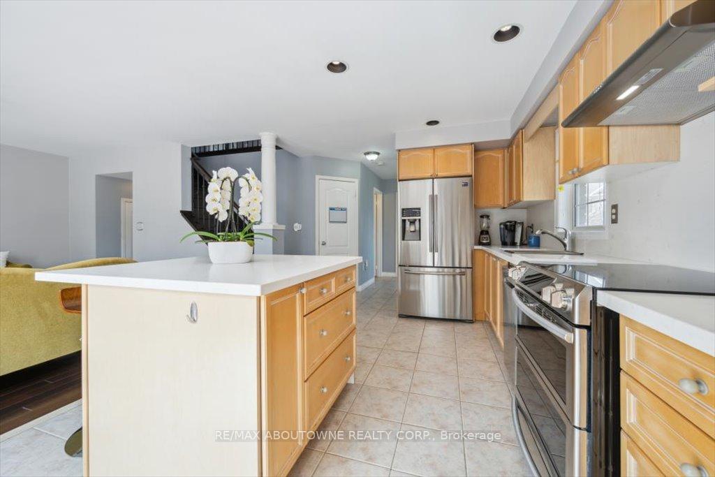 Photo 11 of 1620 Gowling Terrace, Milton, Clarke — HOMEH