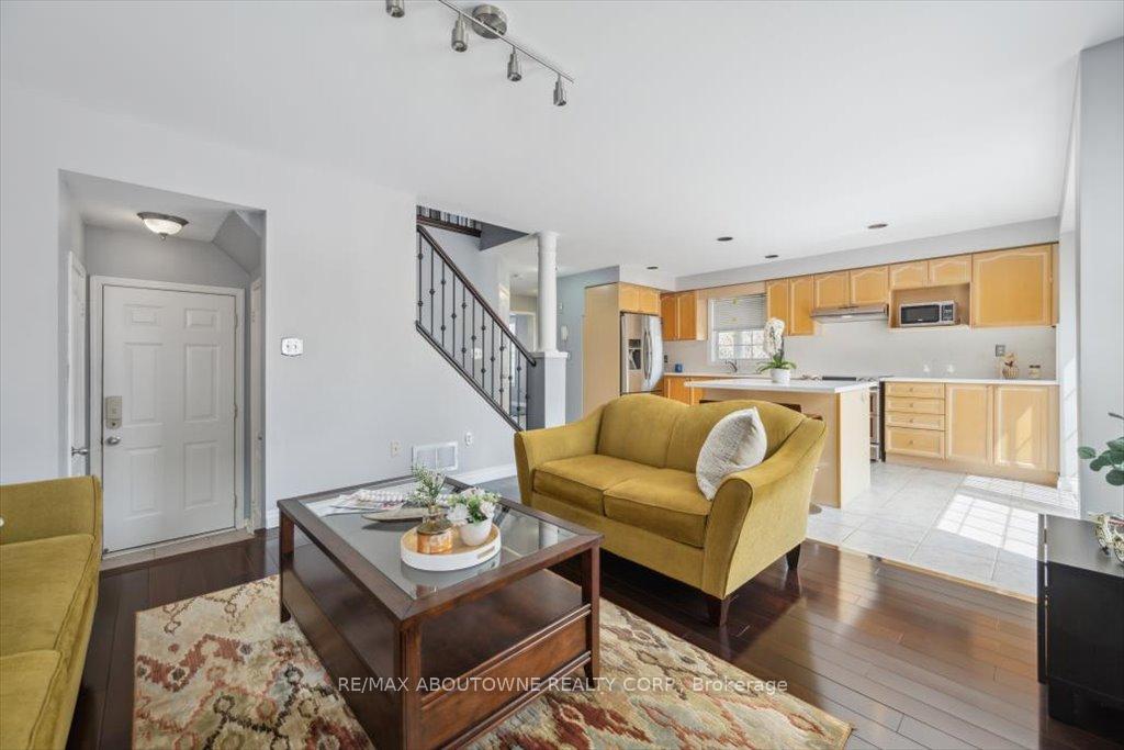Photo 16 of 1620 Gowling Terrace, Milton, Clarke — HOMEH