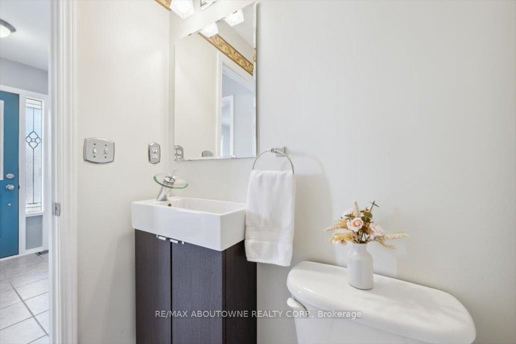 Photo 17 of 1620 Gowling Terrace, Milton, Clarke — HOMEH