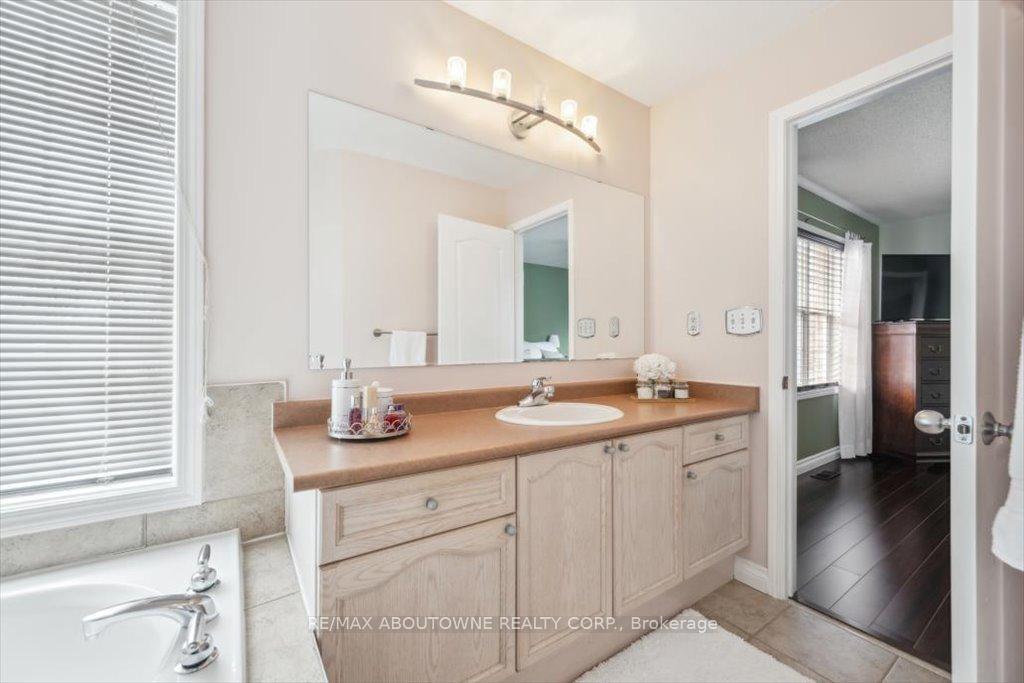 Photo 21 of 1620 Gowling Terrace, Milton, Clarke — HOMEH