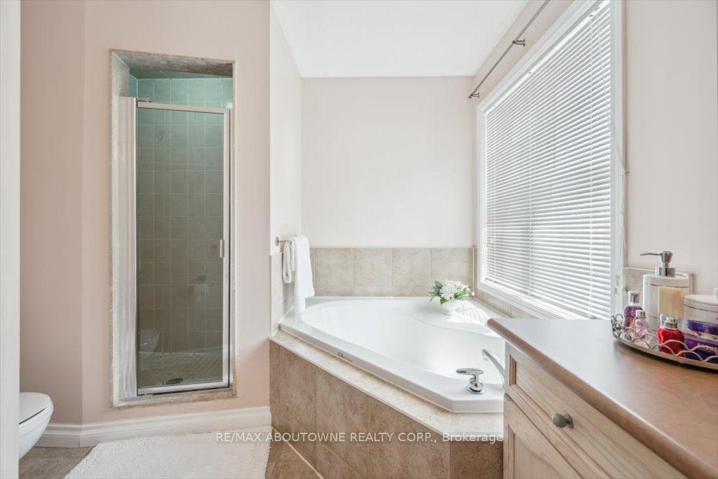 Photo 22 of 1620 Gowling Terrace, Milton, Clarke — HOMEH
