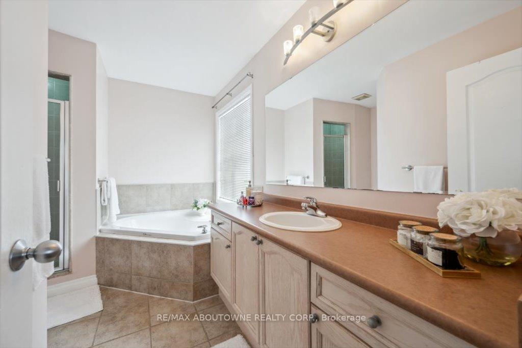 Photo 23 of 1620 Gowling Terrace, Milton, Clarke — HOMEH