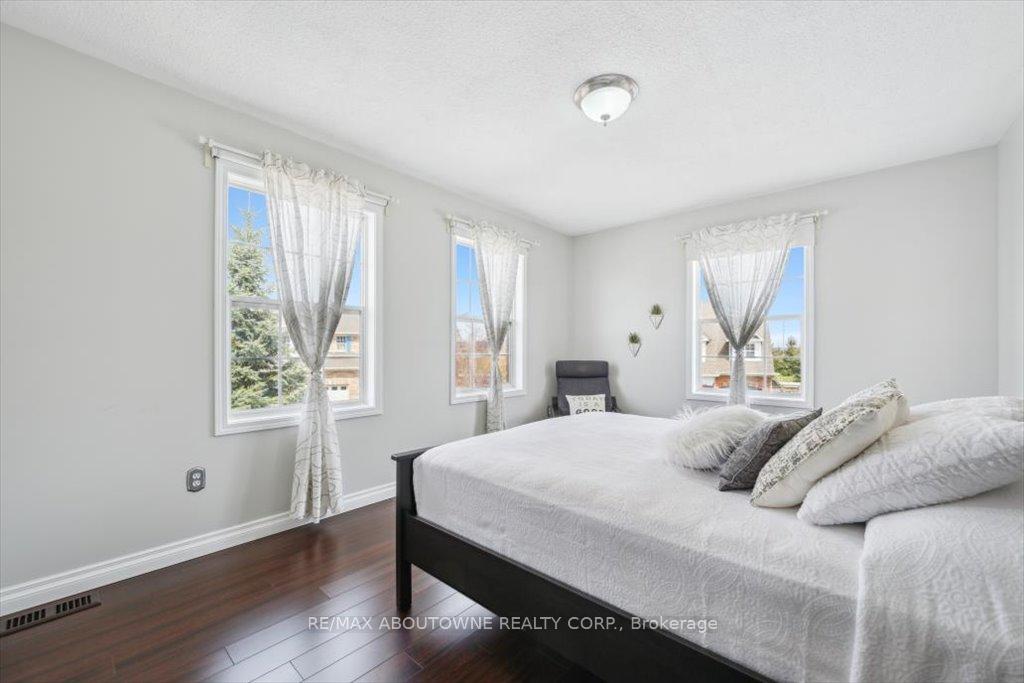 Photo 26 of 1620 Gowling Terrace, Milton, Clarke — HOMEH