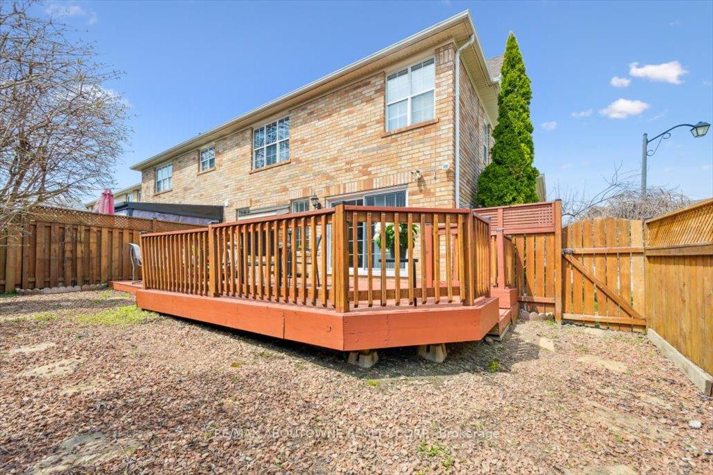 Photo 36 of 1620 Gowling Terrace, Milton, Clarke — HOMEH