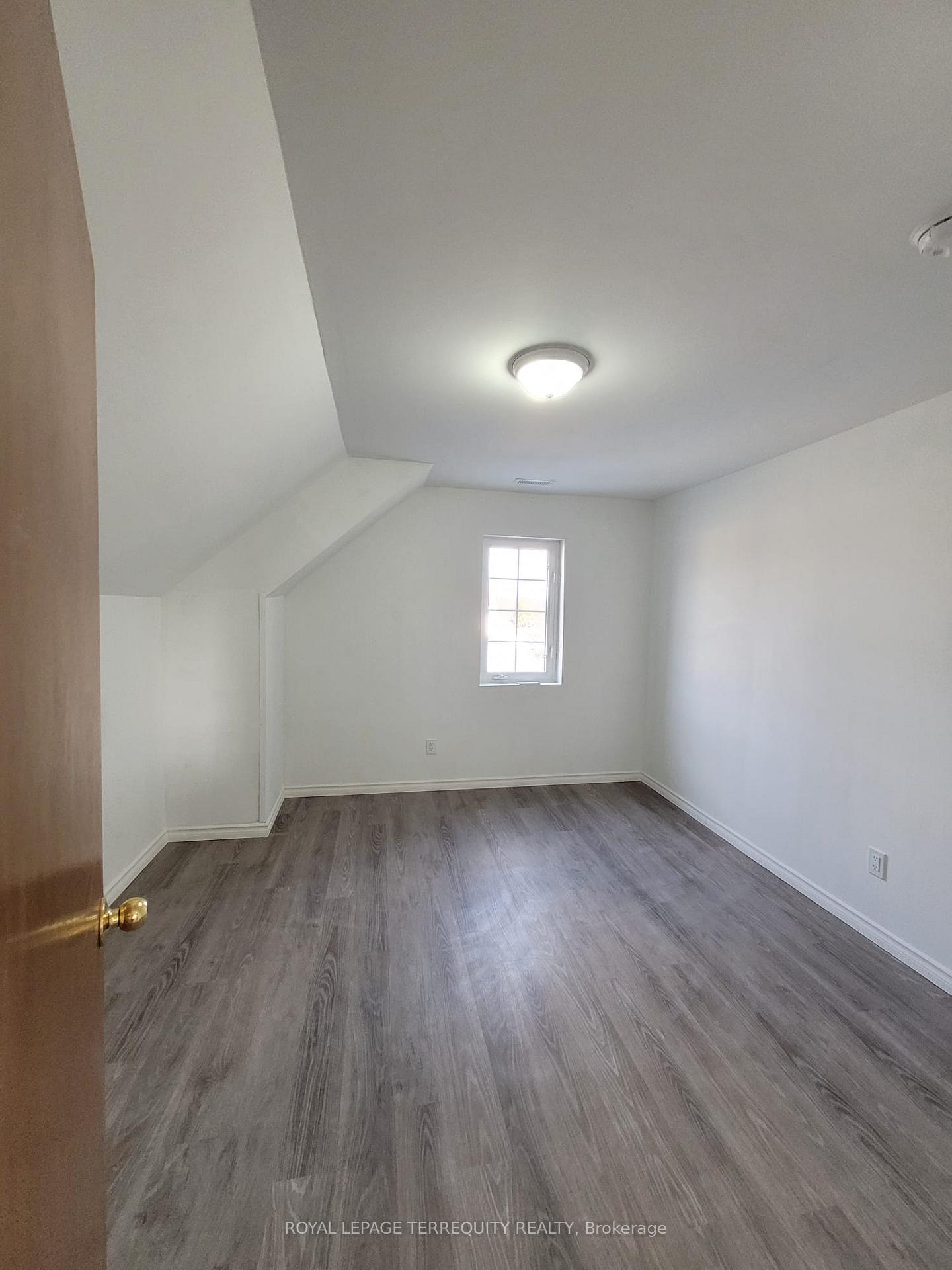 Photo 4 of Unit C, 555 Ritson Road, Oshawa, Central — HOMEH