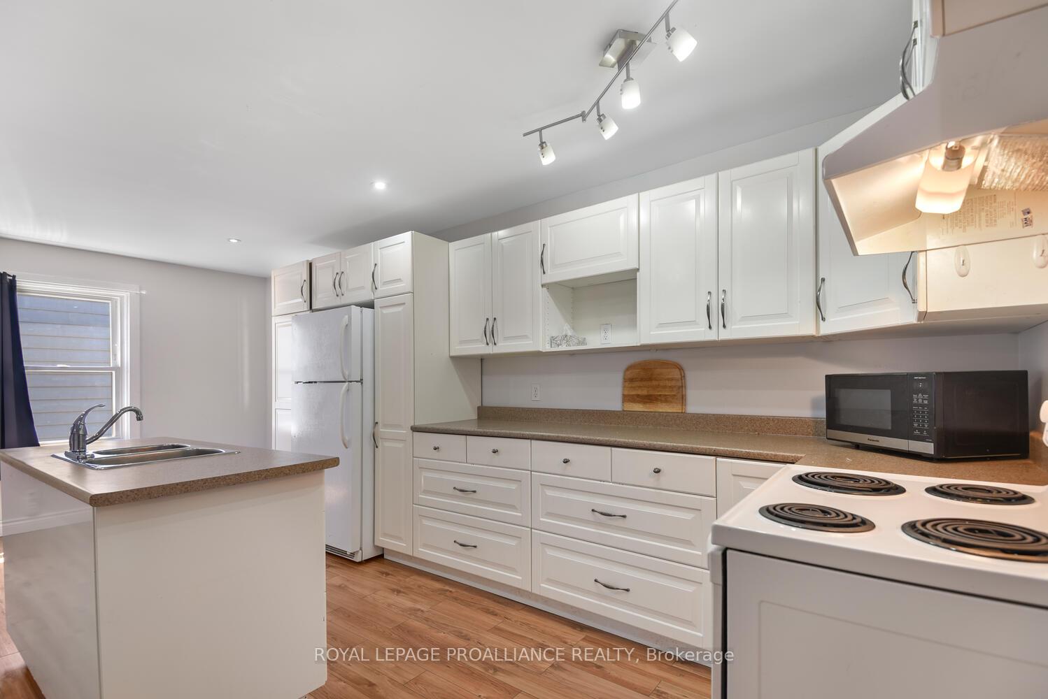Photo 9 of 651 Ann Street, Prescott — HOMEH