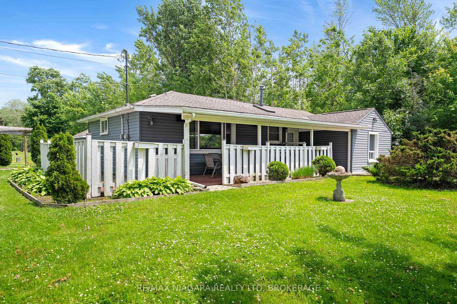 Photo 2 of 527 Pinecrest Road, Port Colborne, Sherkston — HOMEH