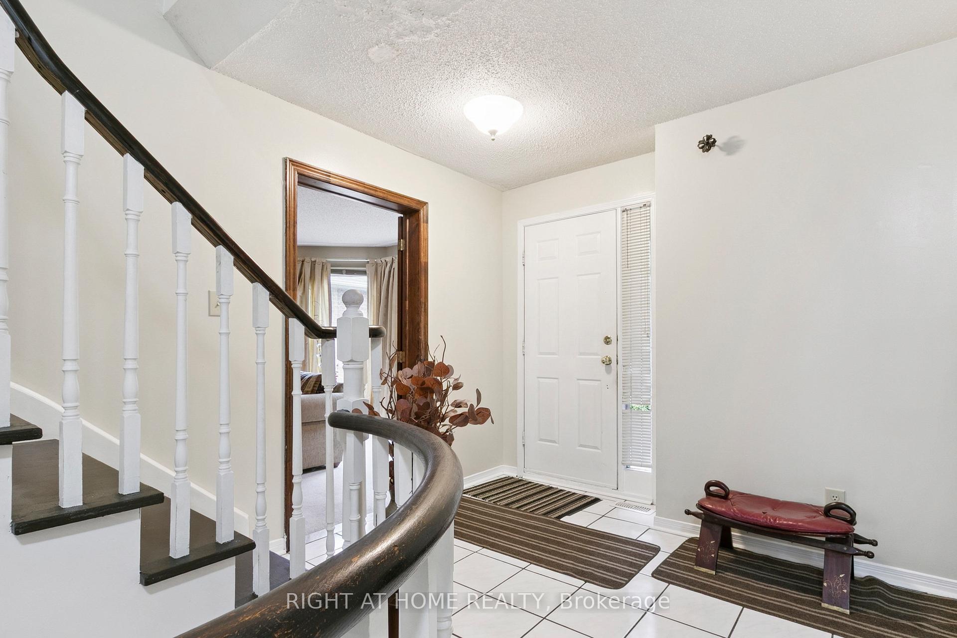 Photo 3 of 232 Hoover Drive, Pickering, Rougemount — HOMEH