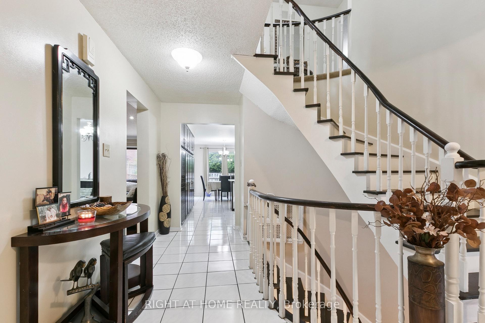 Photo 5 of 232 Hoover Drive, Pickering, Rougemount — HOMEH