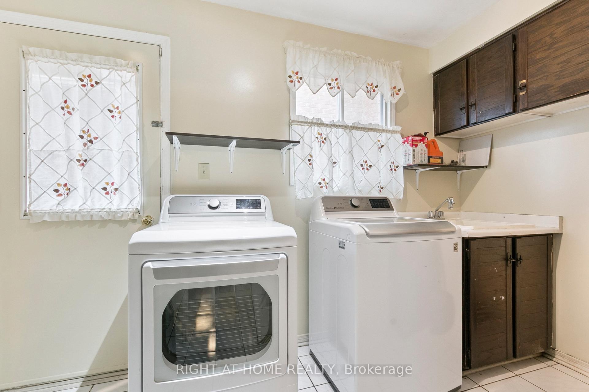 Photo 23 of 232 Hoover Drive, Pickering, Rougemount — HOMEH