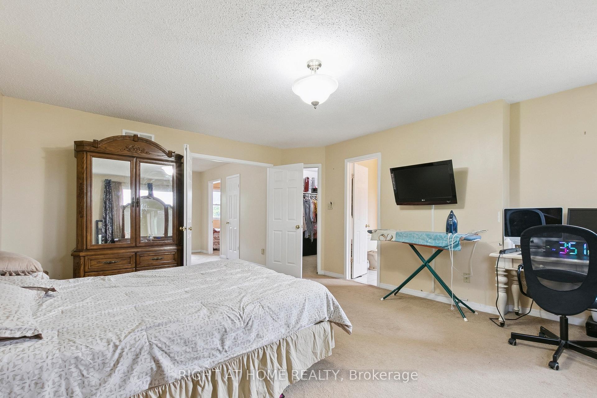 Photo 26 of 232 Hoover Drive, Pickering, Rougemount — HOMEH
