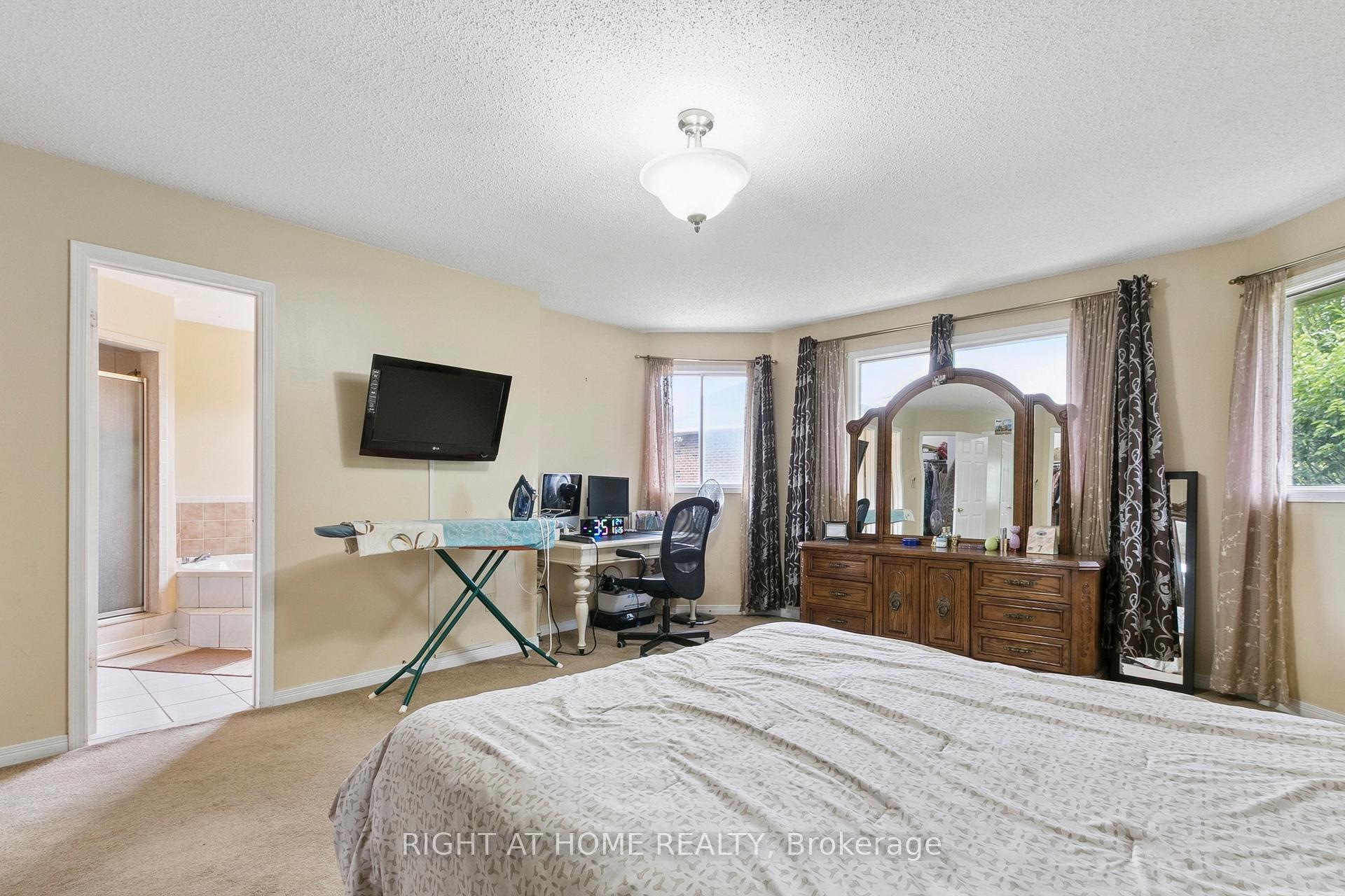 Photo 27 of 232 Hoover Drive, Pickering, Rougemount — HOMEH
