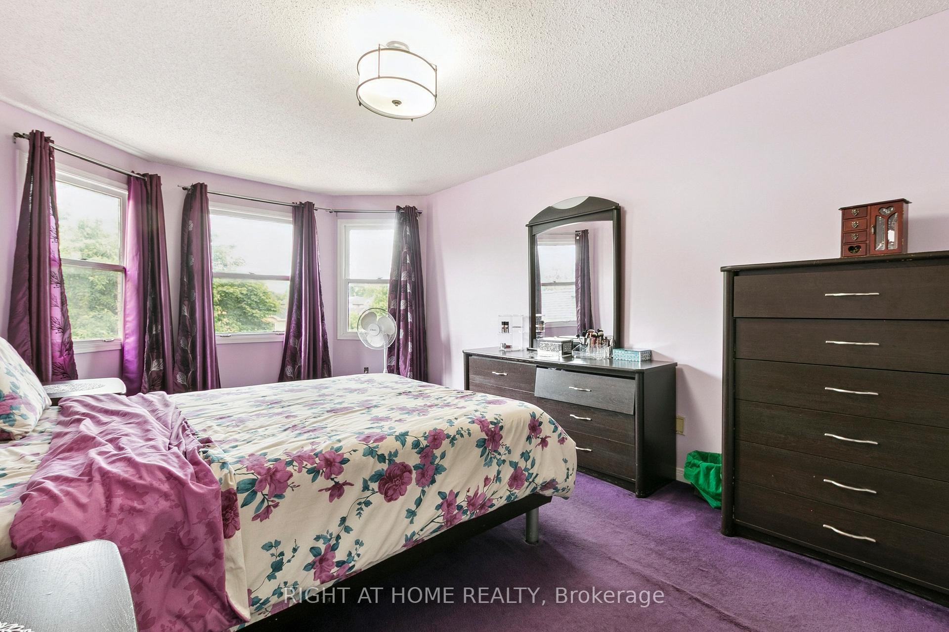 Photo 32 of 232 Hoover Drive, Pickering, Rougemount — HOMEH