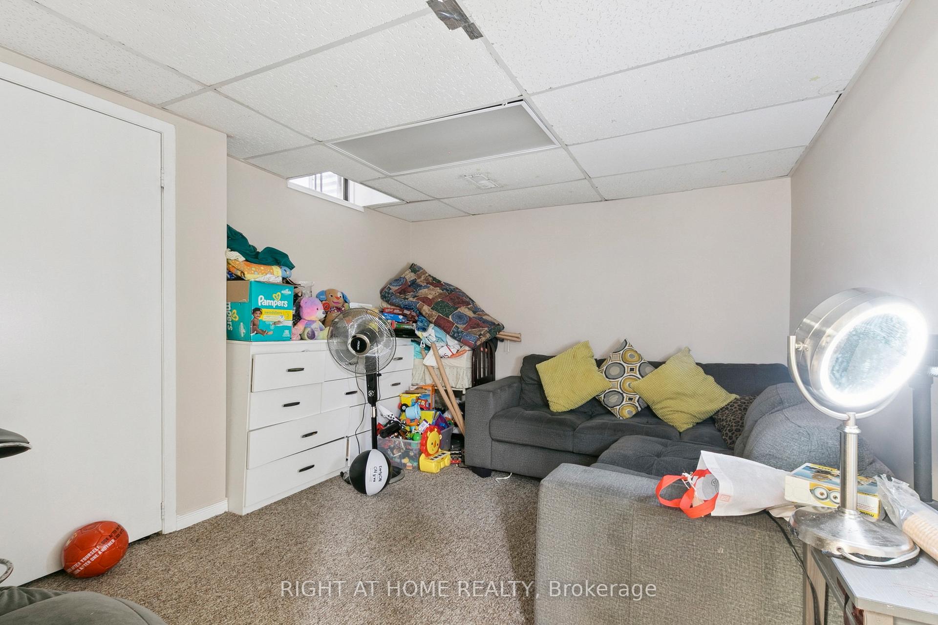 Photo 43 of 232 Hoover Drive, Pickering, Rougemount — HOMEH