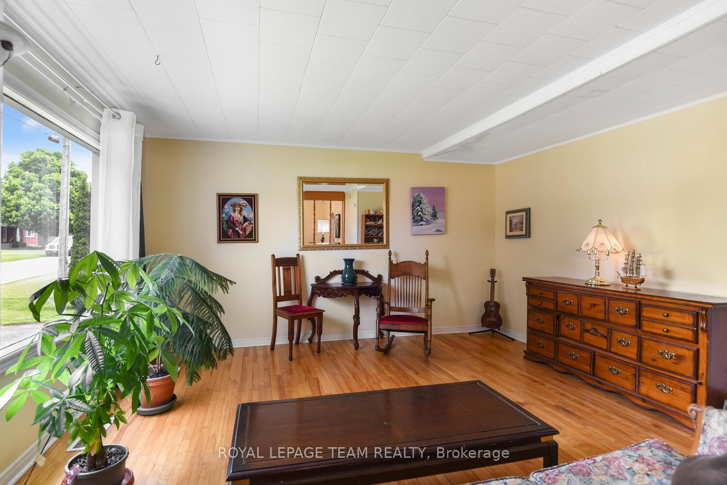Photo 10 of 435 Wood Street E, Prescott — HOMEH
