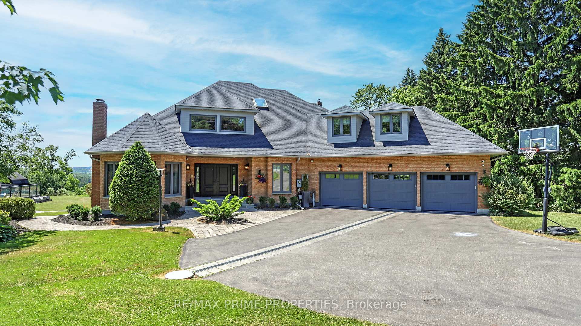 Photo 2 of 2465 Greenridge Drive, Pickering, Rural Pickering — HOMEH