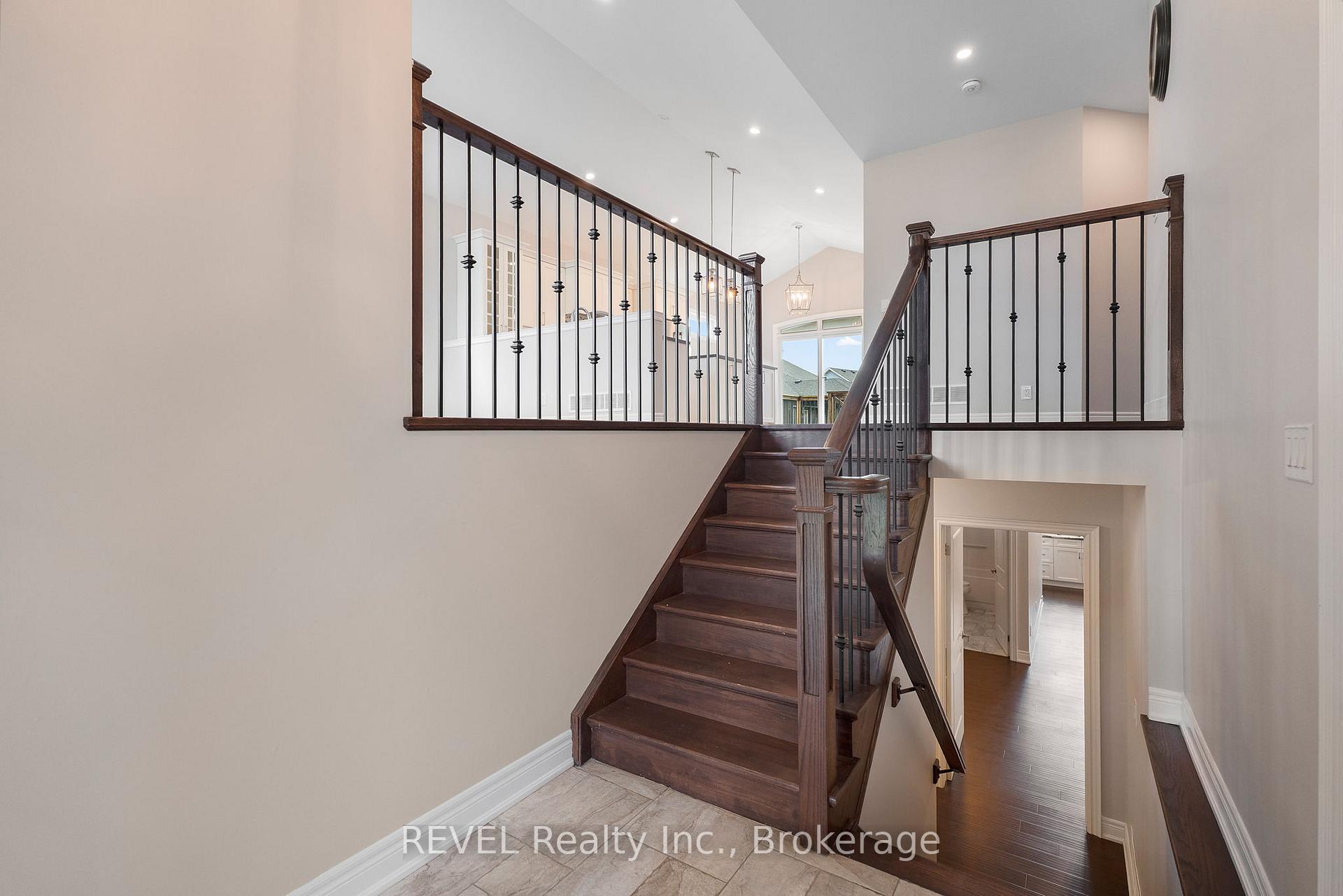 Photo 4 of 6464 Sam Iorfida Drive, Niagara Falls, Oldfield — HOMEH