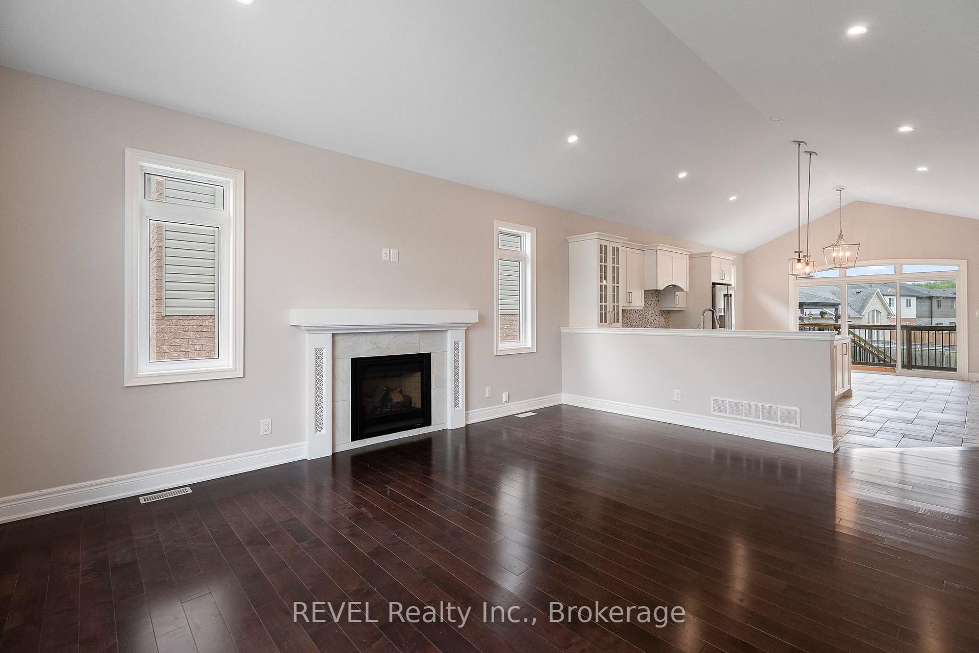 Photo 9 of 6464 Sam Iorfida Drive, Niagara Falls, Oldfield — HOMEH