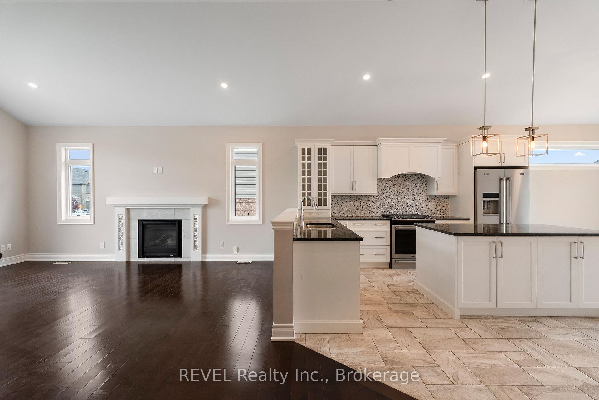 Photo 11 of 6464 Sam Iorfida Drive, Niagara Falls, Oldfield — HOMEH