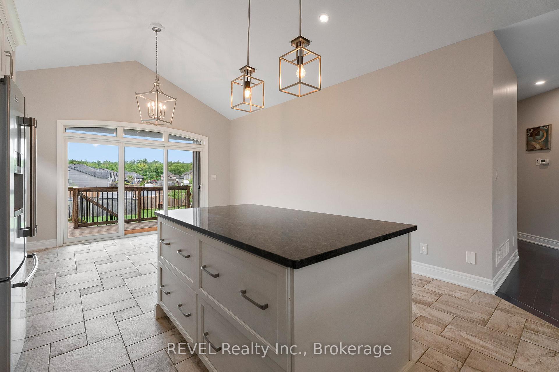 Photo 15 of 6464 Sam Iorfida Drive, Niagara Falls, Oldfield — HOMEH