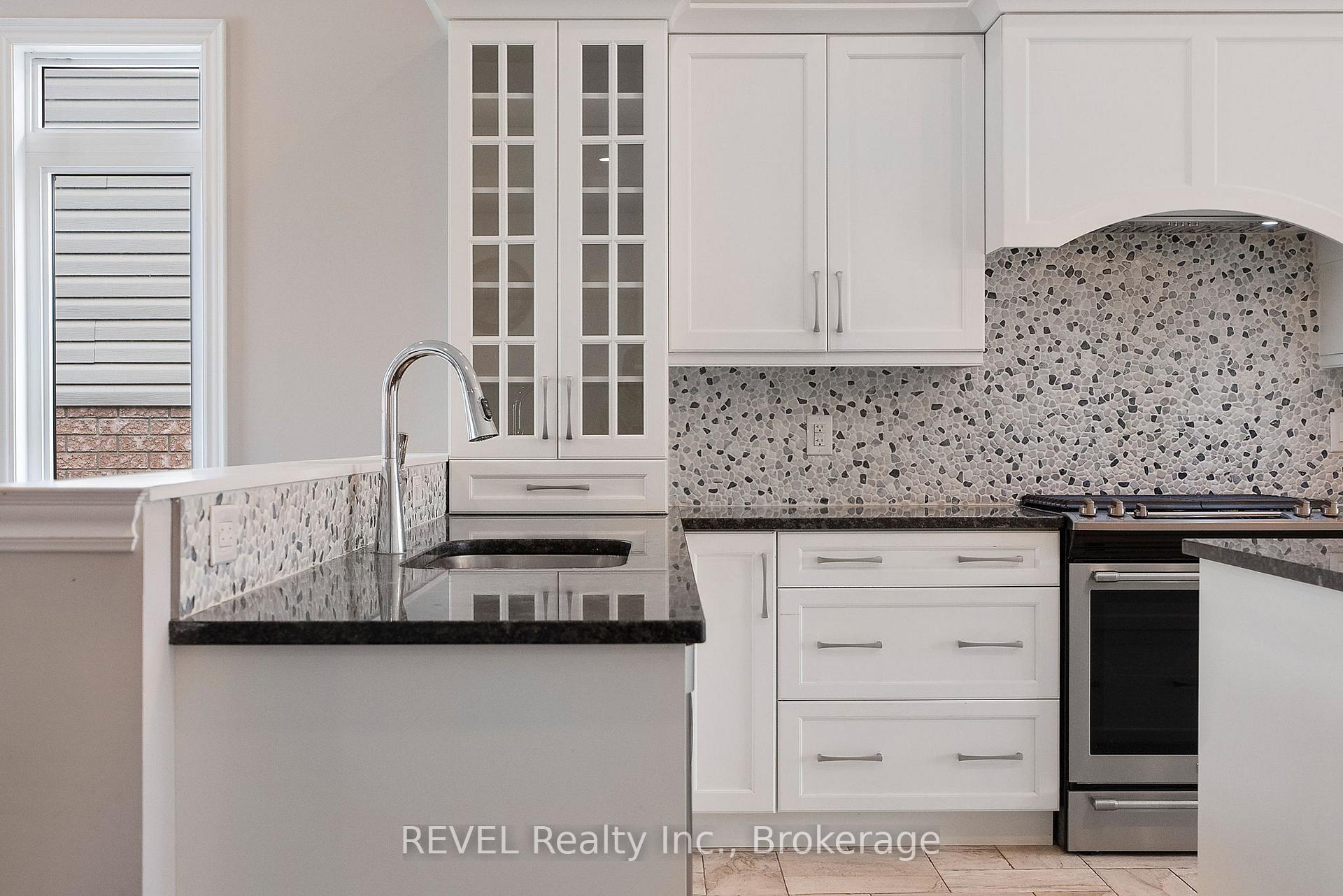 Photo 17 of 6464 Sam Iorfida Drive, Niagara Falls, Oldfield — HOMEH