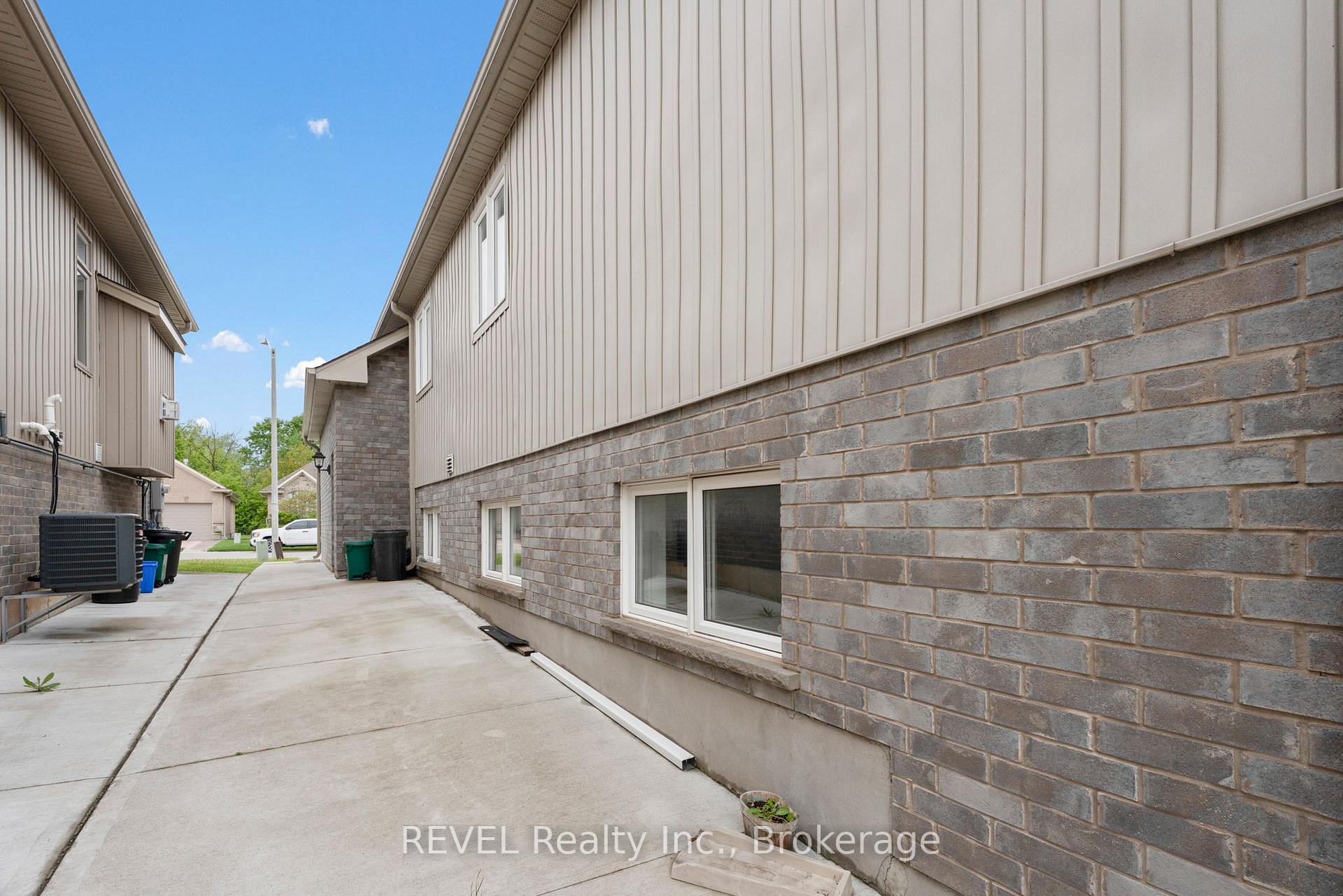 Photo 44 of 6464 Sam Iorfida Drive, Niagara Falls, Oldfield — HOMEH