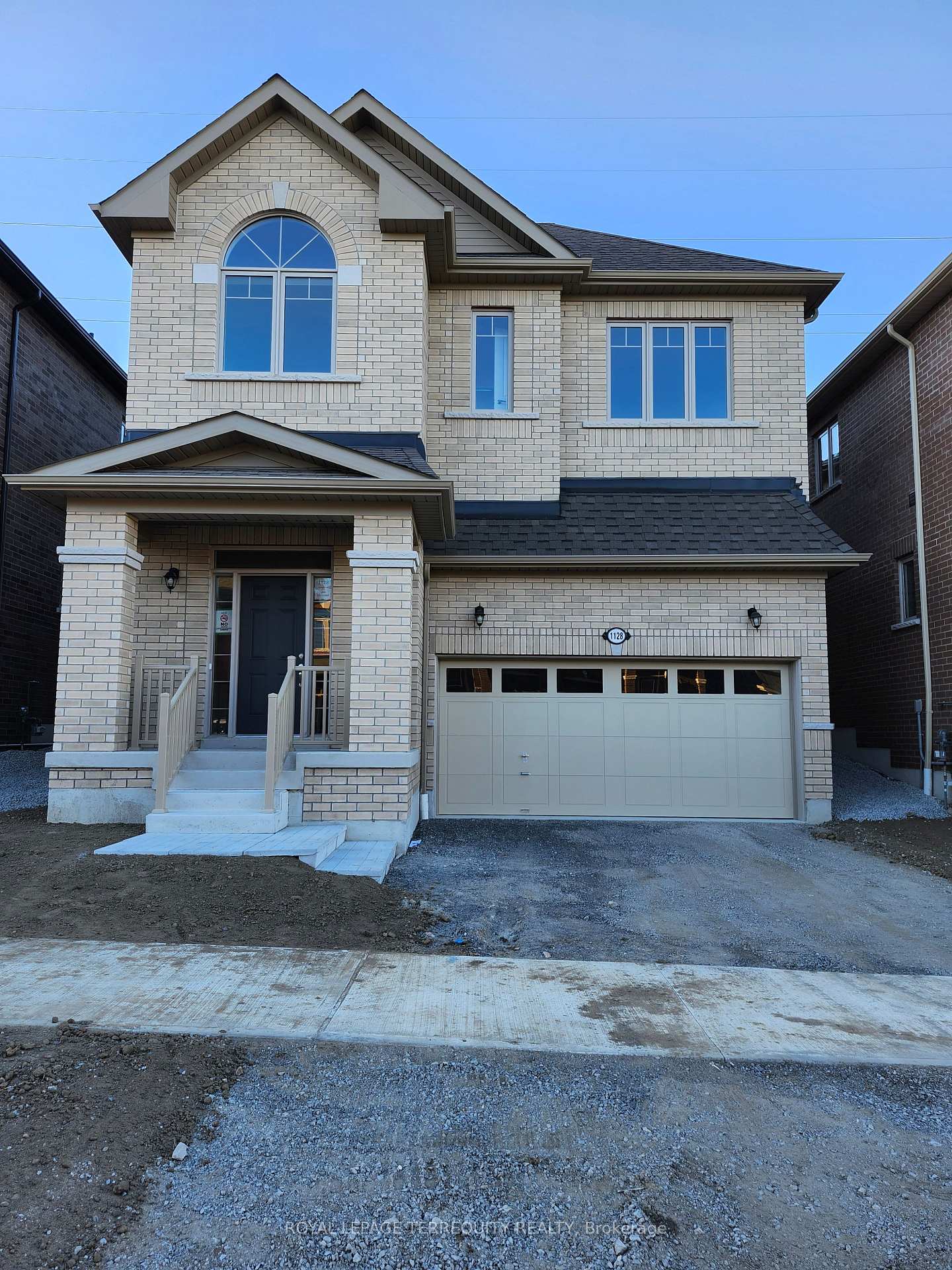 Photo 2 of 1128 Skyridge Boulevard, Pickering, Rural Pickering — HOMEH