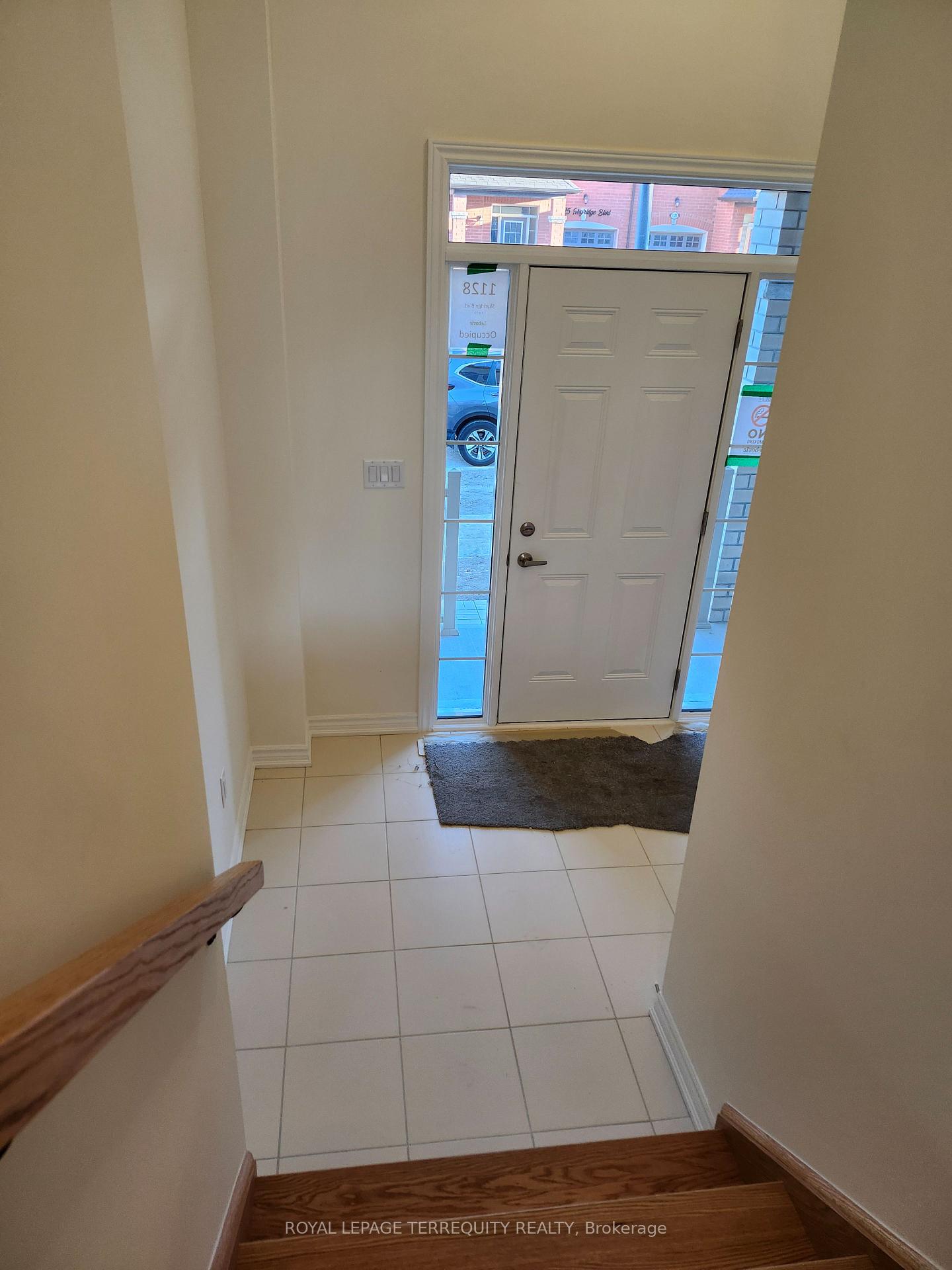 Photo 3 of 1128 Skyridge Boulevard, Pickering, Rural Pickering — HOMEH