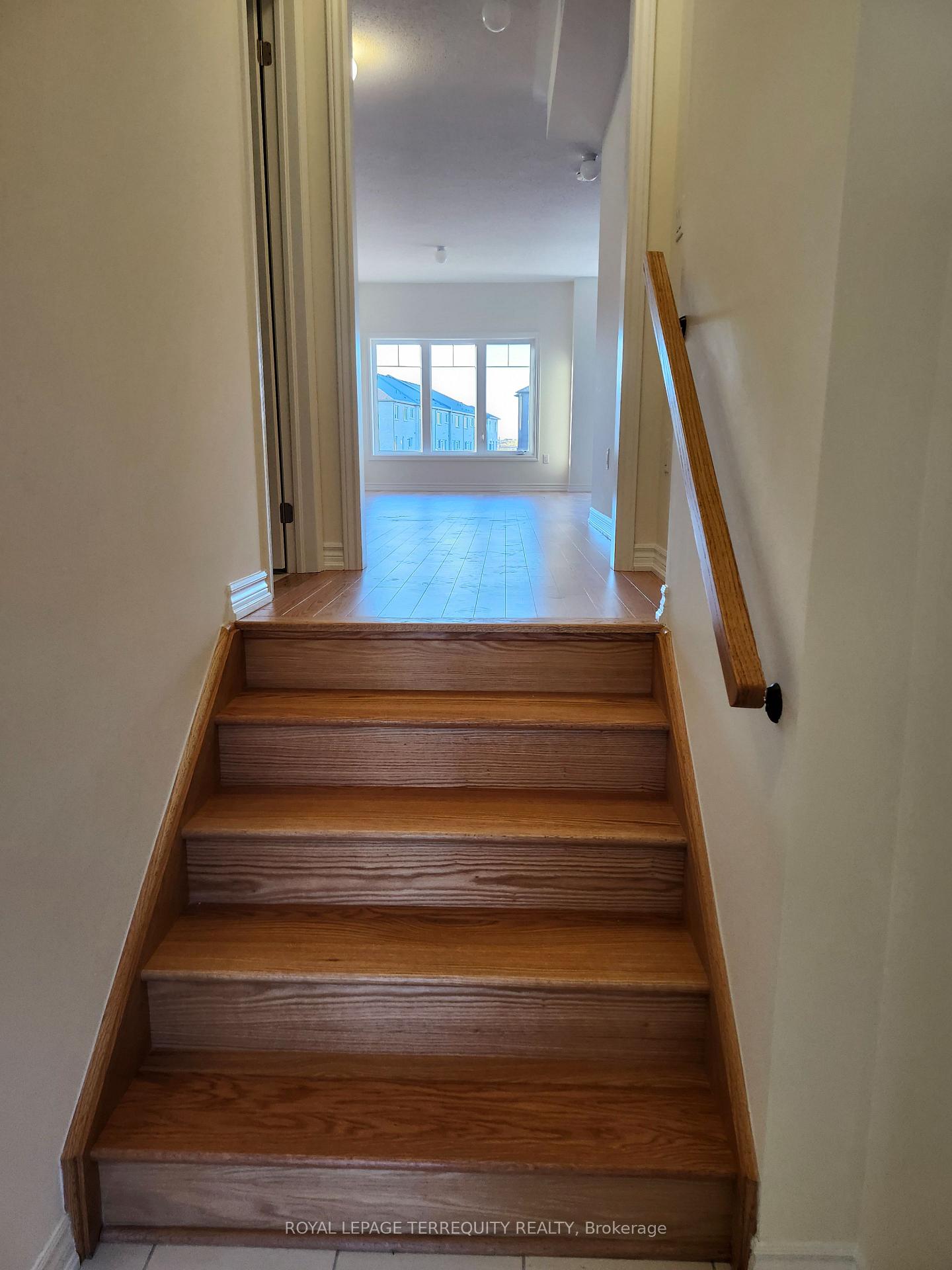 Photo 5 of 1128 Skyridge Boulevard, Pickering, Rural Pickering — HOMEH