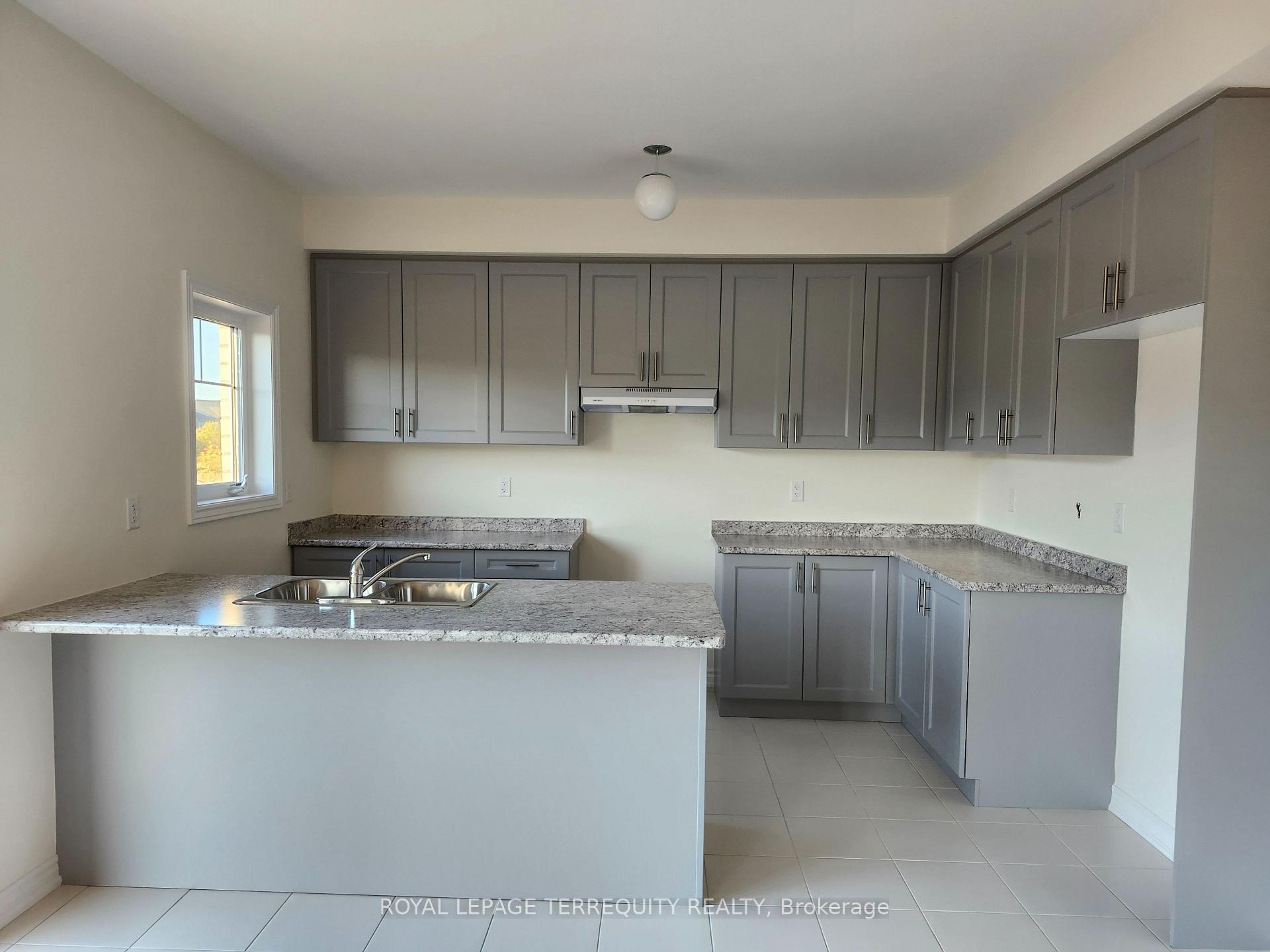 Photo 9 of 1128 Skyridge Boulevard, Pickering, Rural Pickering — HOMEH