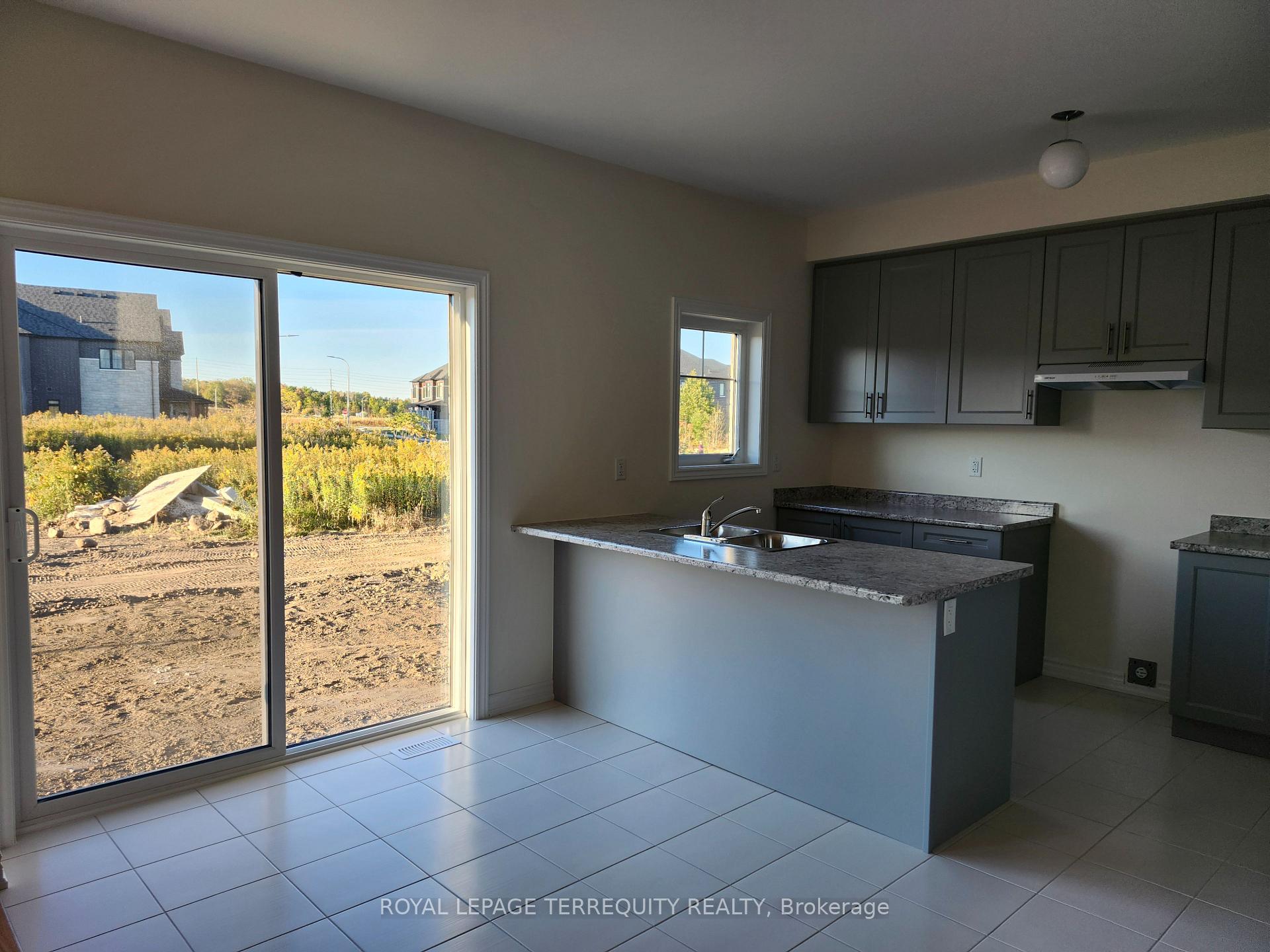 Photo 10 of 1128 Skyridge Boulevard, Pickering, Rural Pickering — HOMEH