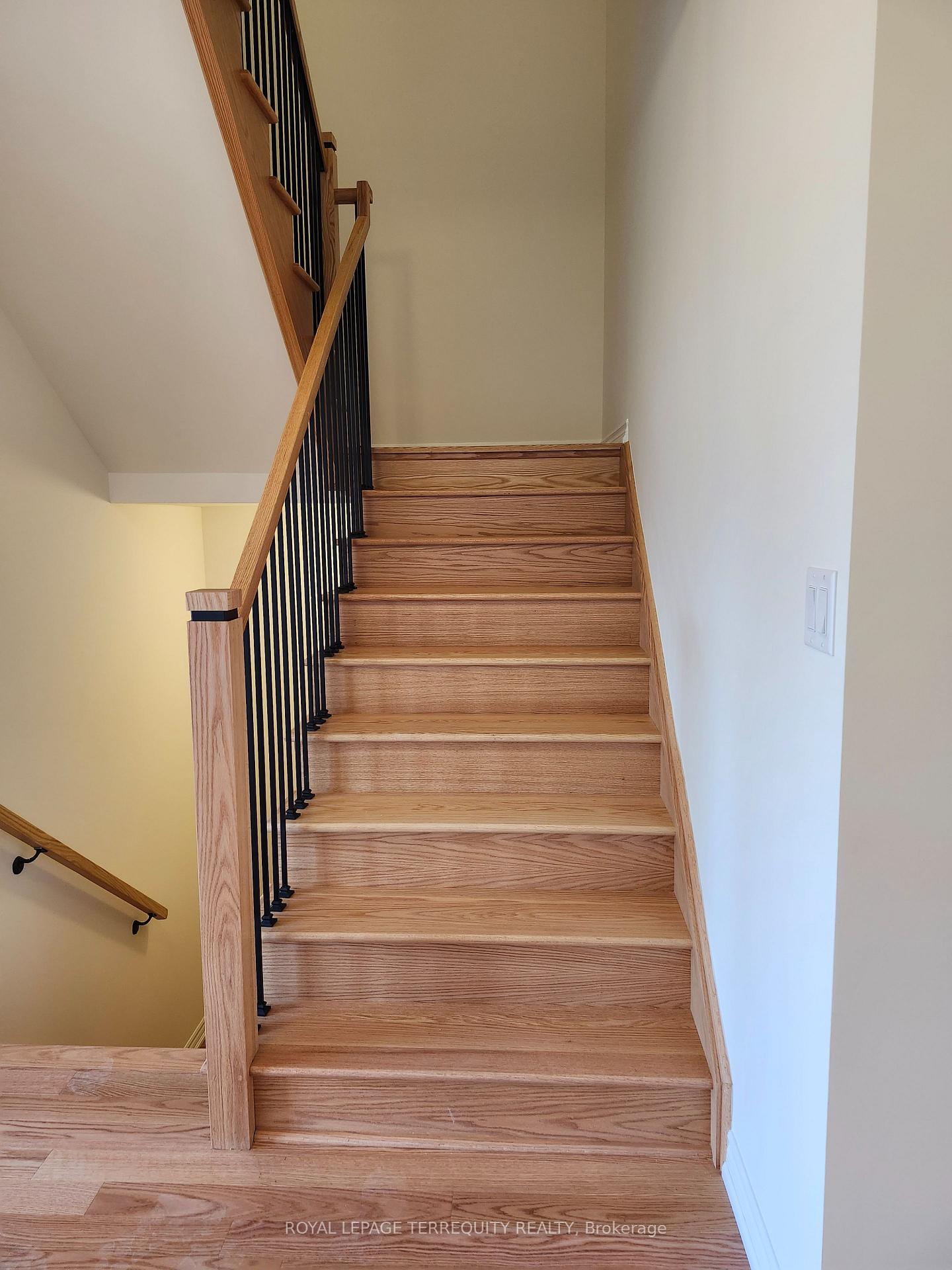 Photo 13 of 1128 Skyridge Boulevard, Pickering, Rural Pickering — HOMEH