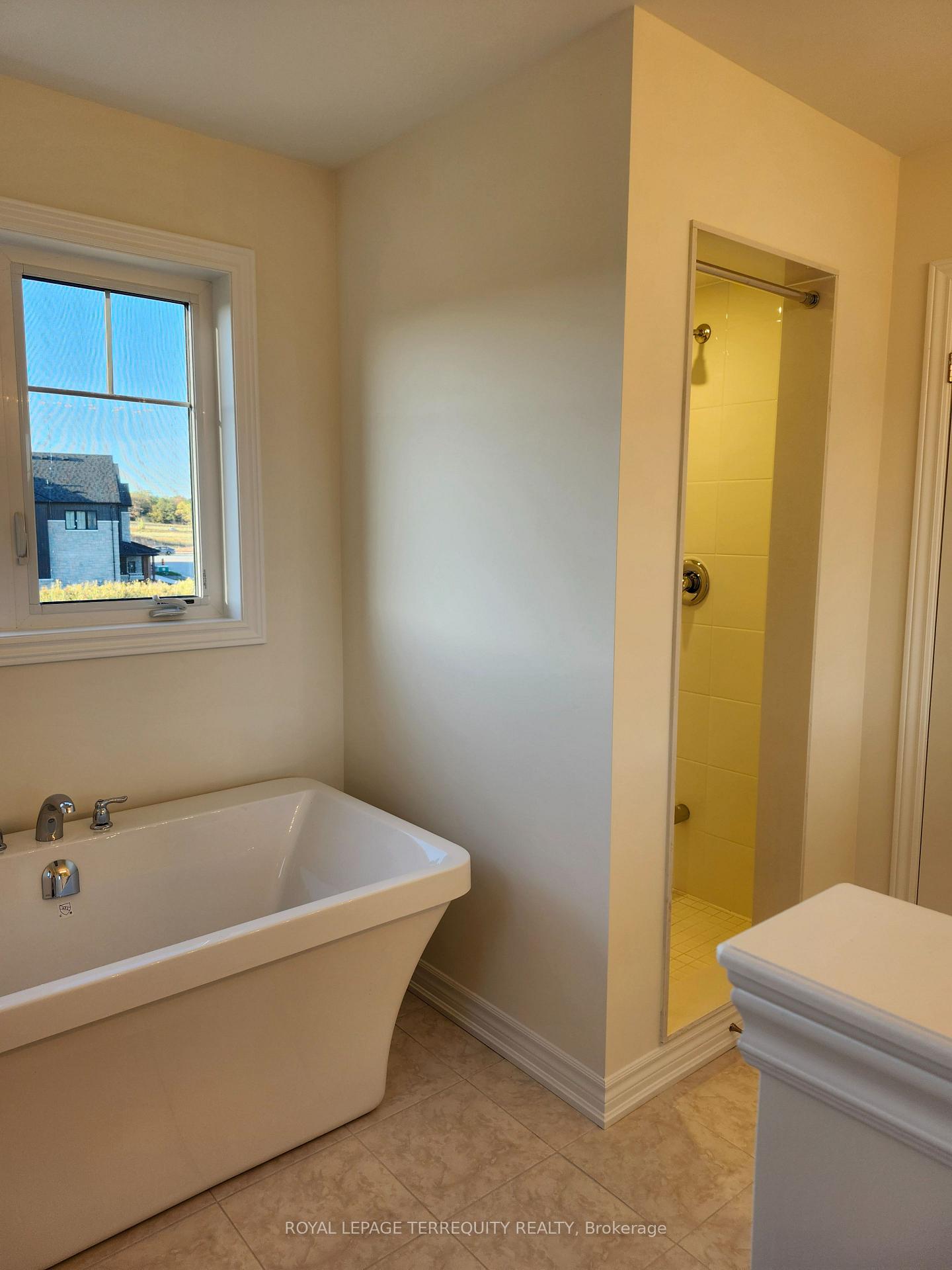Photo 18 of 1128 Skyridge Boulevard, Pickering, Rural Pickering — HOMEH