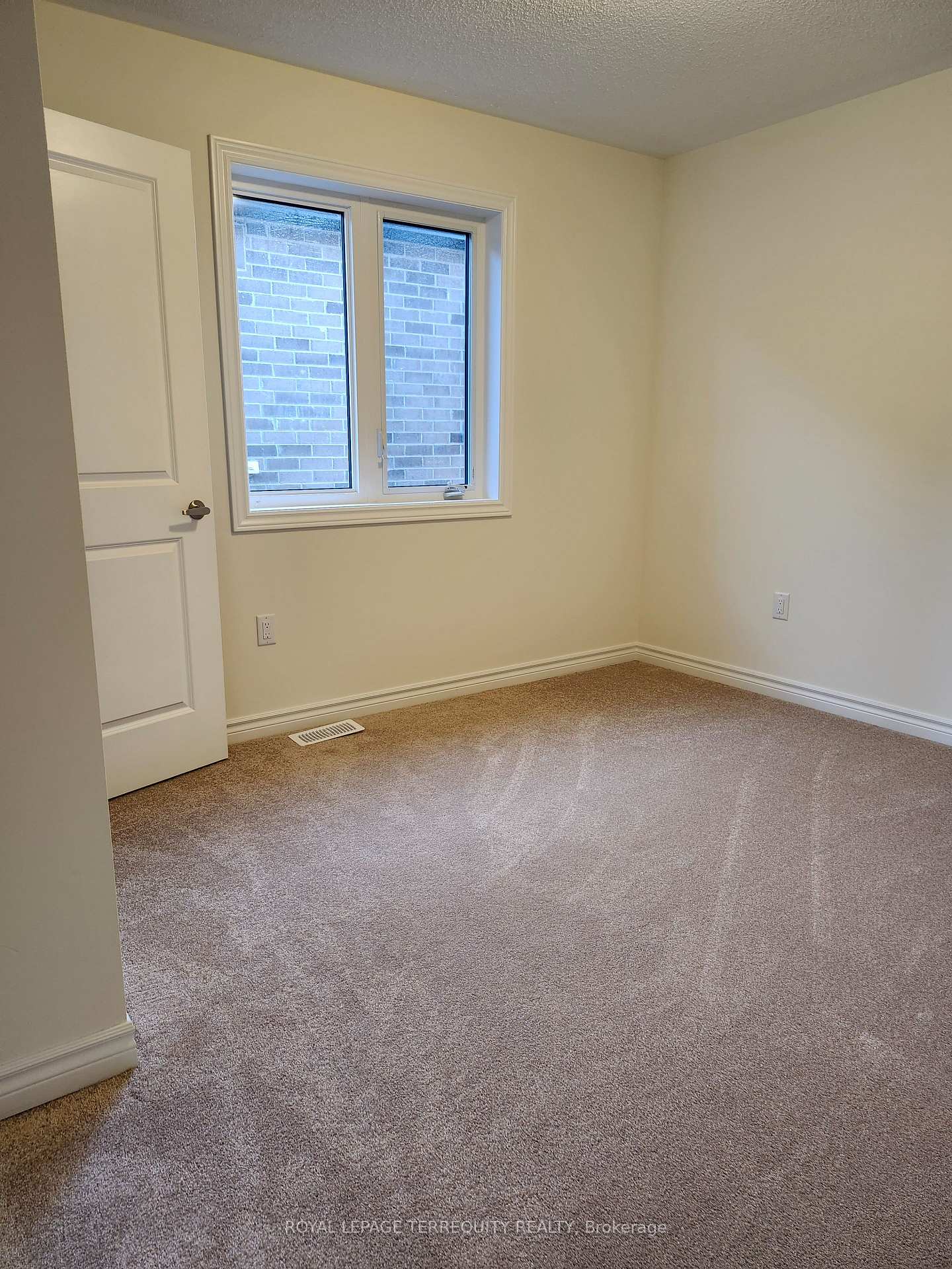 Photo 22 of 1128 Skyridge Boulevard, Pickering, Rural Pickering — HOMEH
