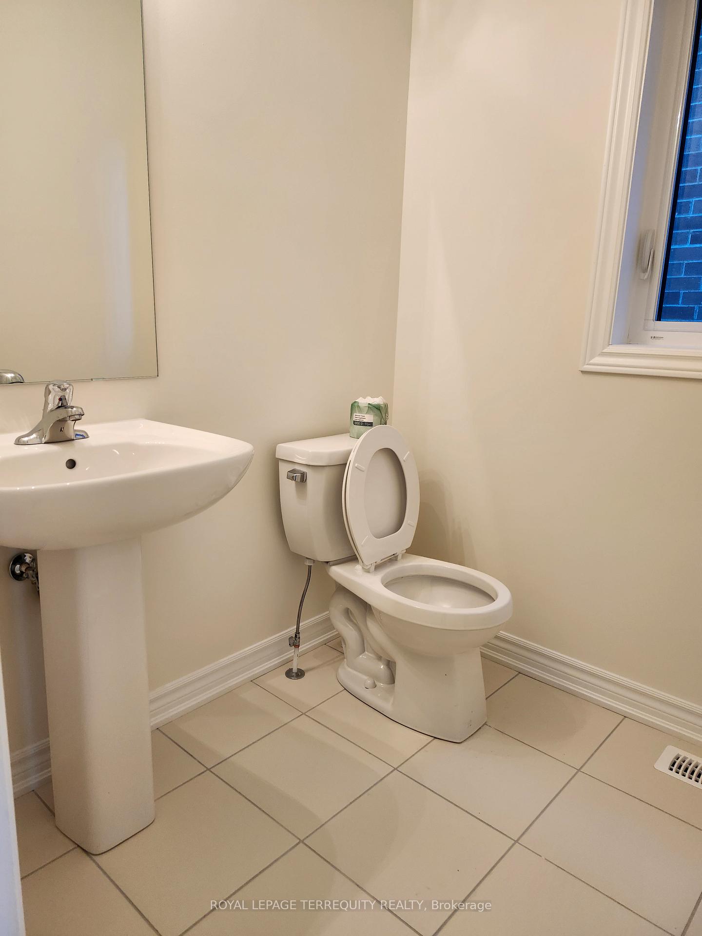 Photo 24 of 1128 Skyridge Boulevard, Pickering, Rural Pickering — HOMEH