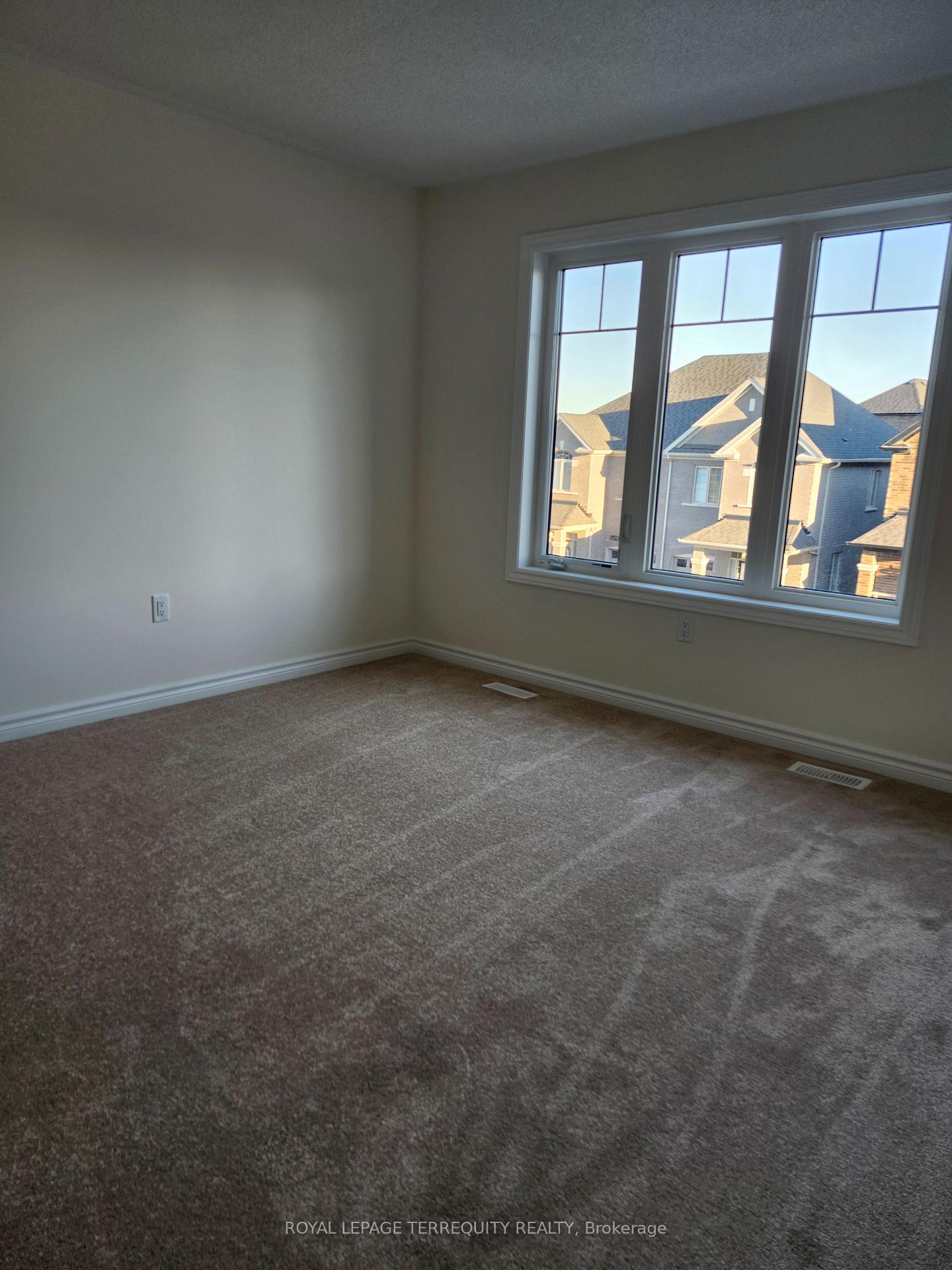 Photo 28 of 1128 Skyridge Boulevard, Pickering, Rural Pickering — HOMEH