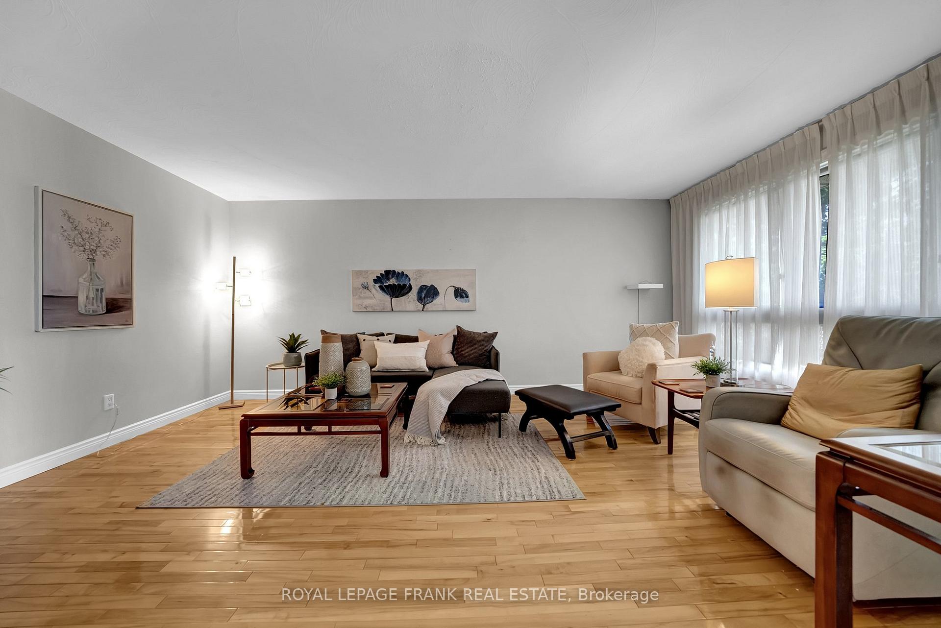 Photo 4 of 406 Wilson Road N, Oshawa, O'Neill — HOMEH