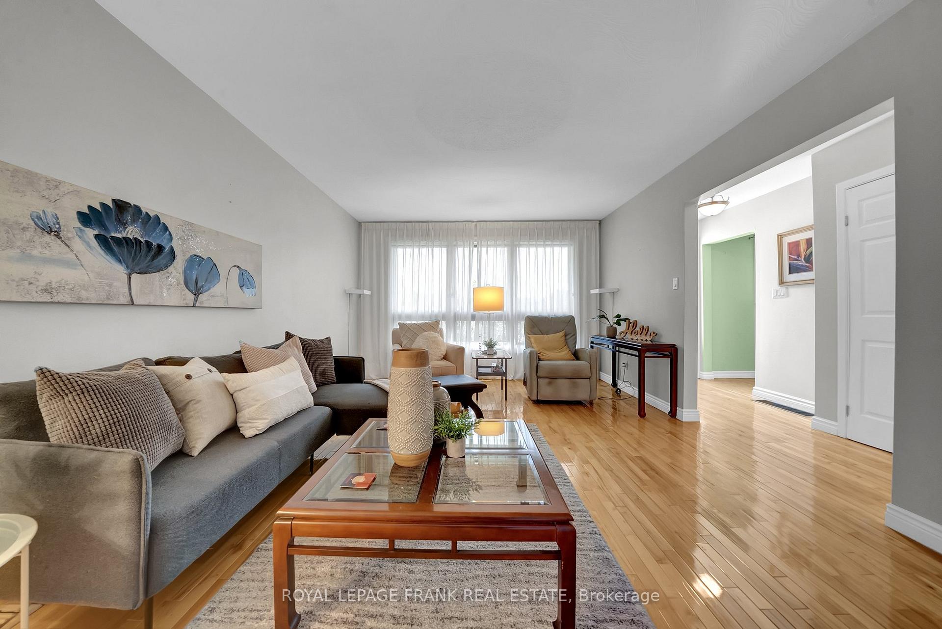 Photo 5 of 406 Wilson Road N, Oshawa, O'Neill — HOMEH