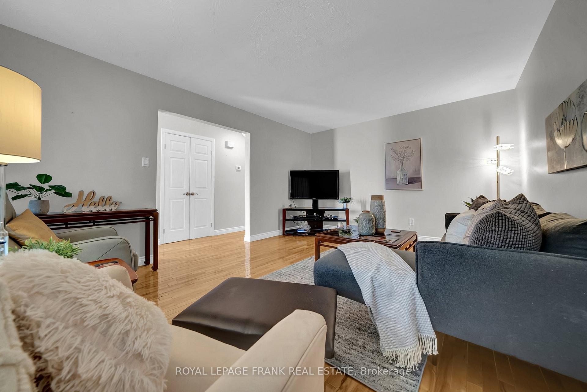 Photo 7 of 406 Wilson Road N, Oshawa, O'Neill — HOMEH