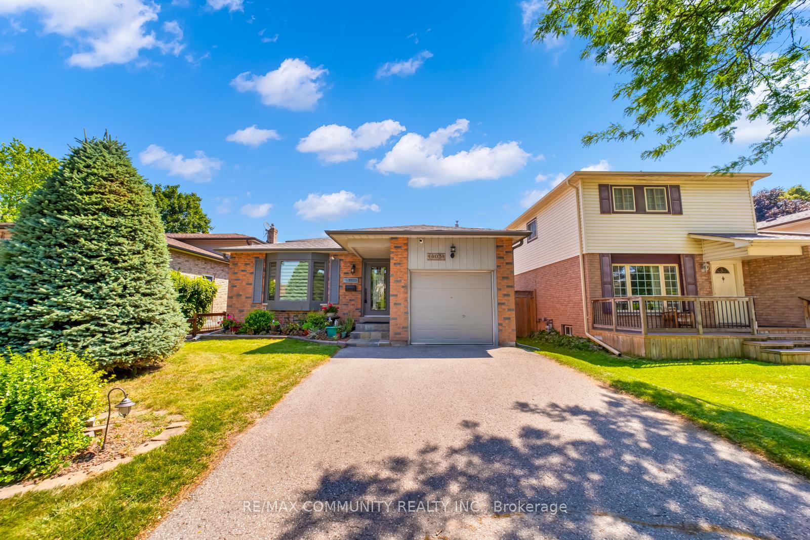 Photo 4 of 403 Gothic Drive, Oshawa, Eastdale — HOMEH