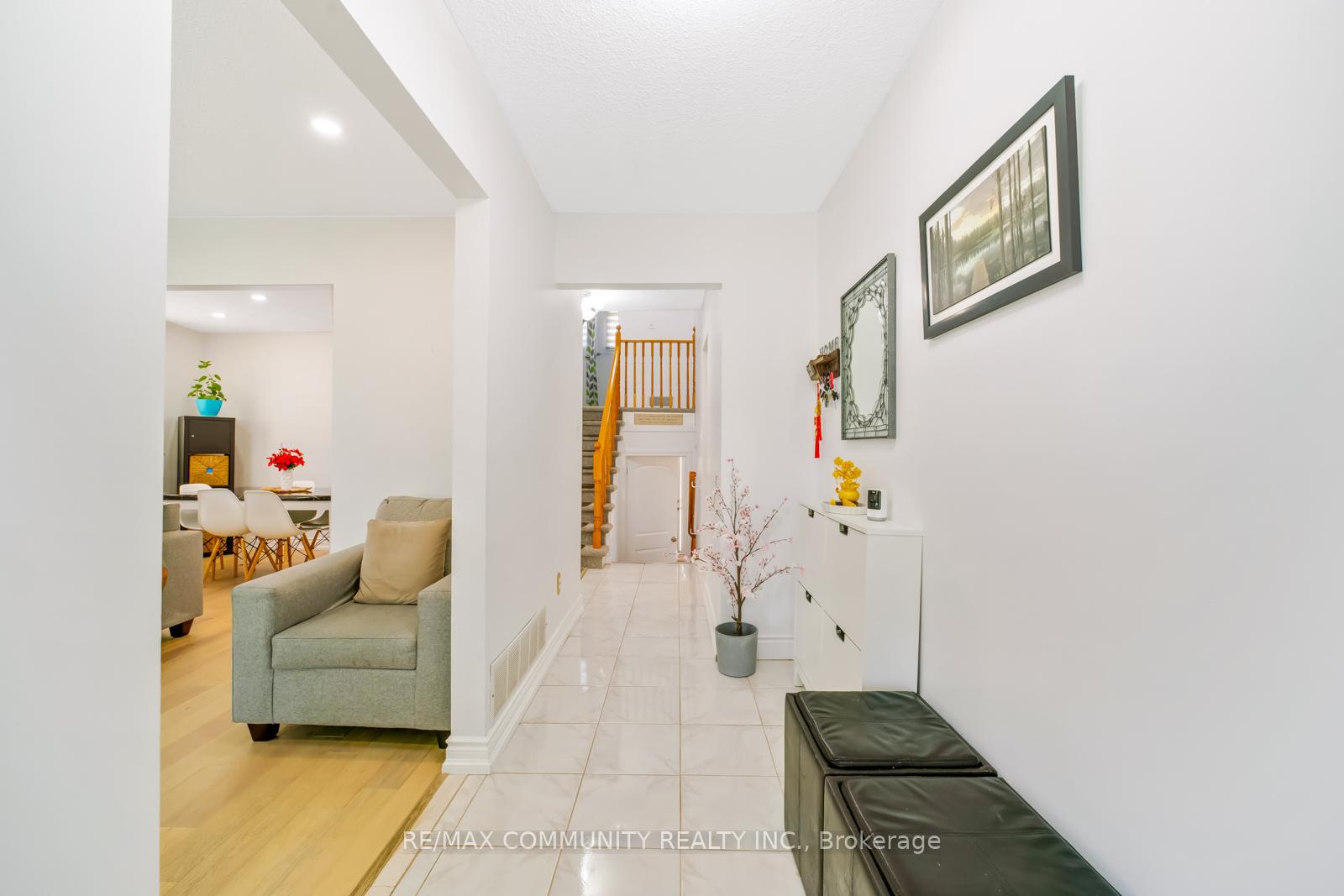 Photo 9 of 403 Gothic Drive, Oshawa, Eastdale — HOMEH