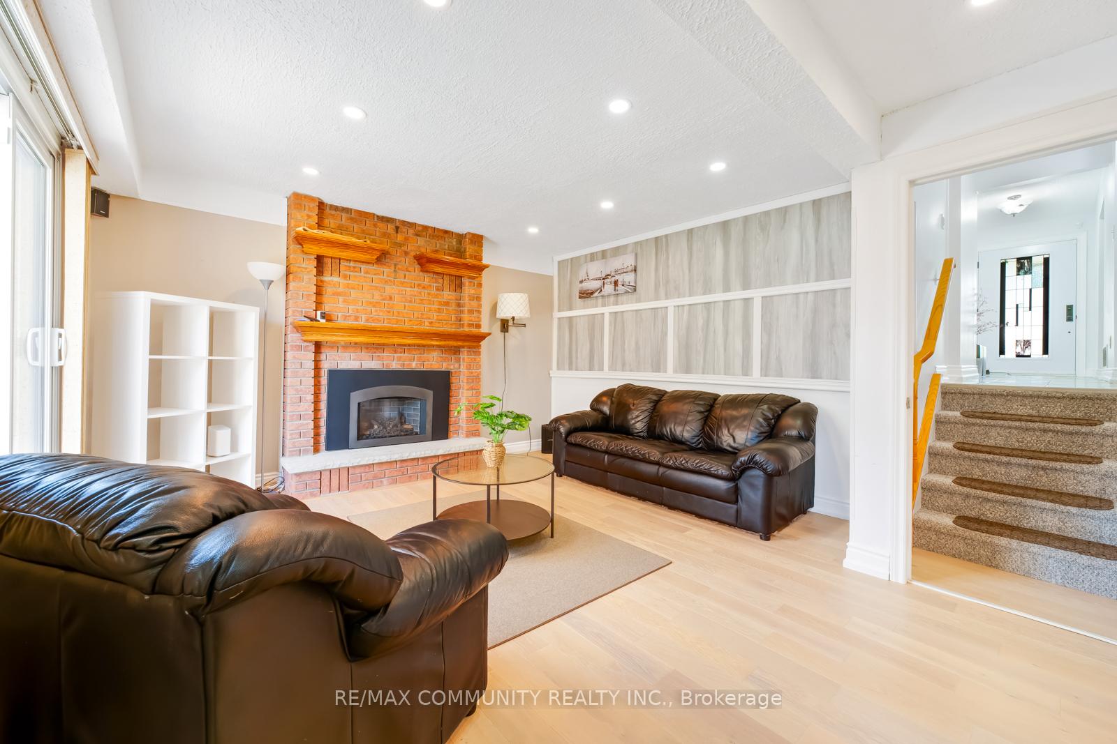 Photo 22 of 403 Gothic Drive, Oshawa, Eastdale — HOMEH